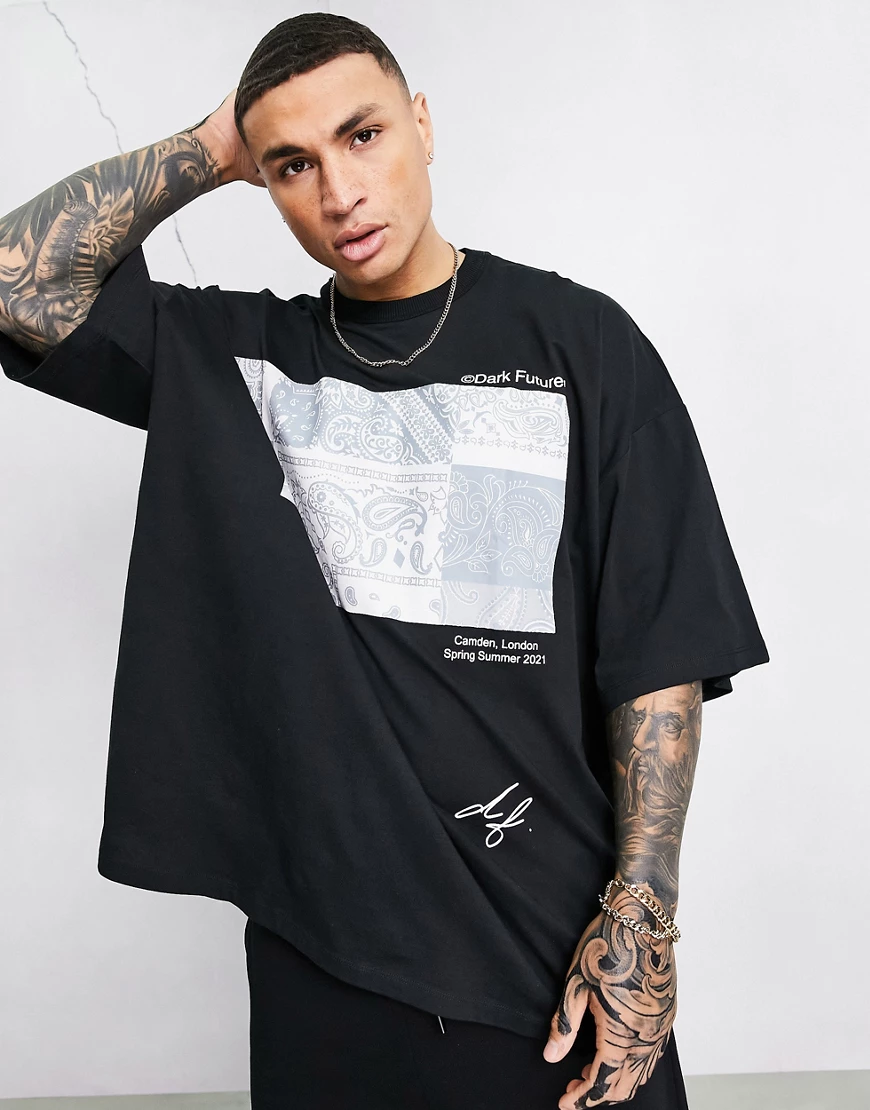 ASOS – Dark Future – T-Shirt in extremer Oversize-Passform in Schwarz mit m günstig online kaufen