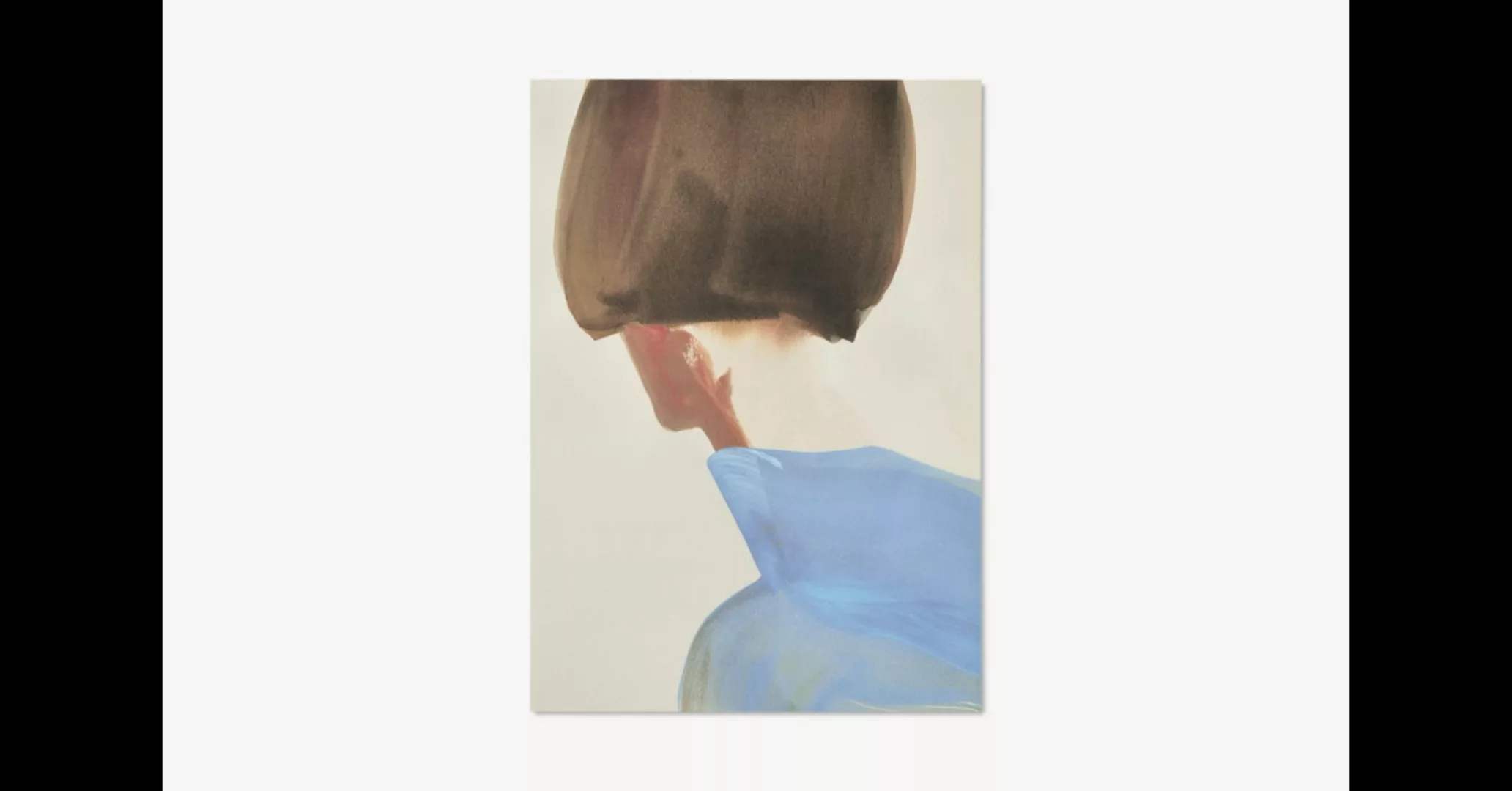 Paper Collective The Blue Cape Kunstdruck von Amelie Hegardt (50 x 70 cm) - günstig online kaufen