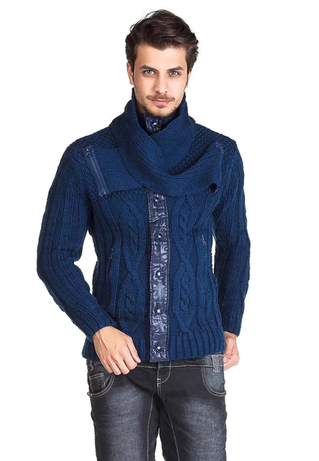 Cipo & Baxx Strickjacke, mit raffiniertem Kragendesign günstig online kaufen