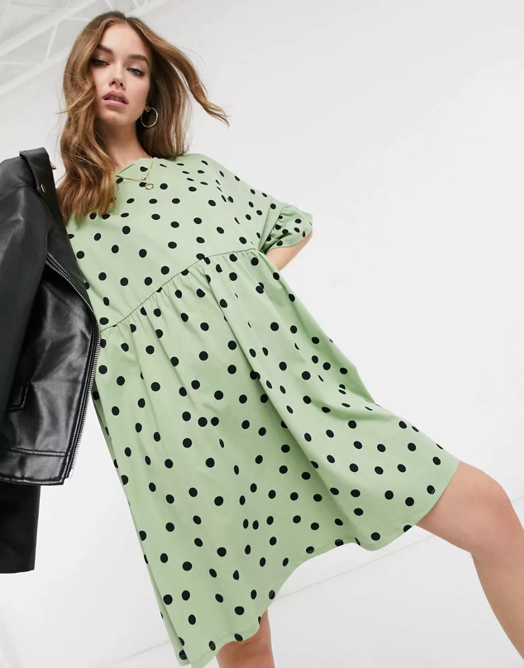 ASOS DESIGN – Oversized-Hängerkleid mit Rüschenärmeln in Salbeigrün und Sch günstig online kaufen