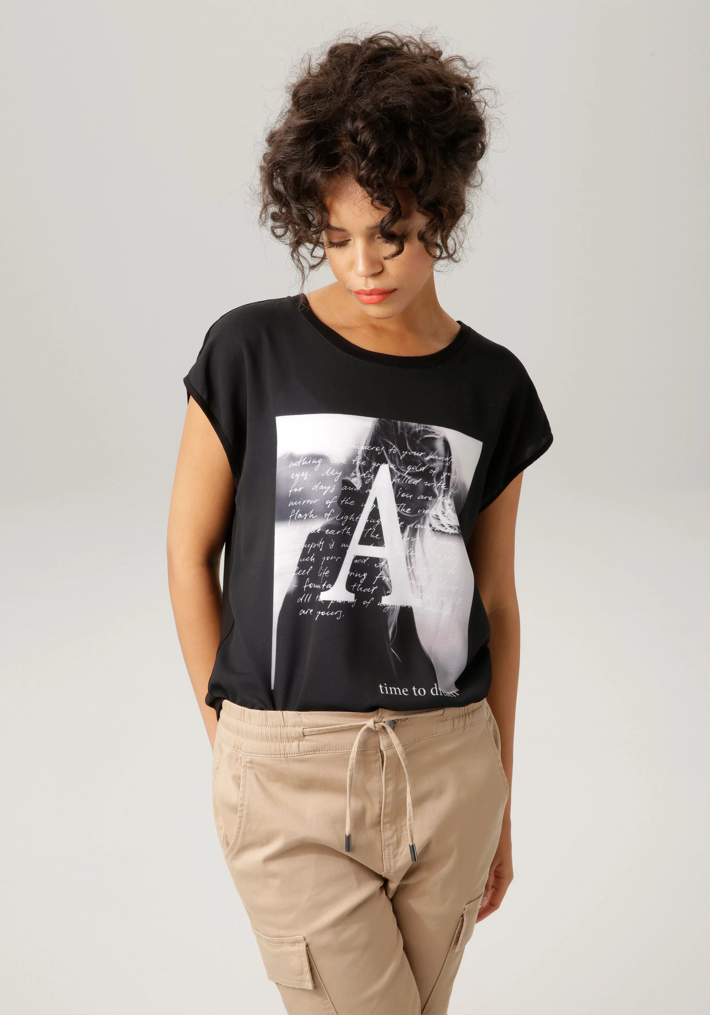 Aniston CASUAL T-Shirt, mit verträumten Frontdruck günstig online kaufen