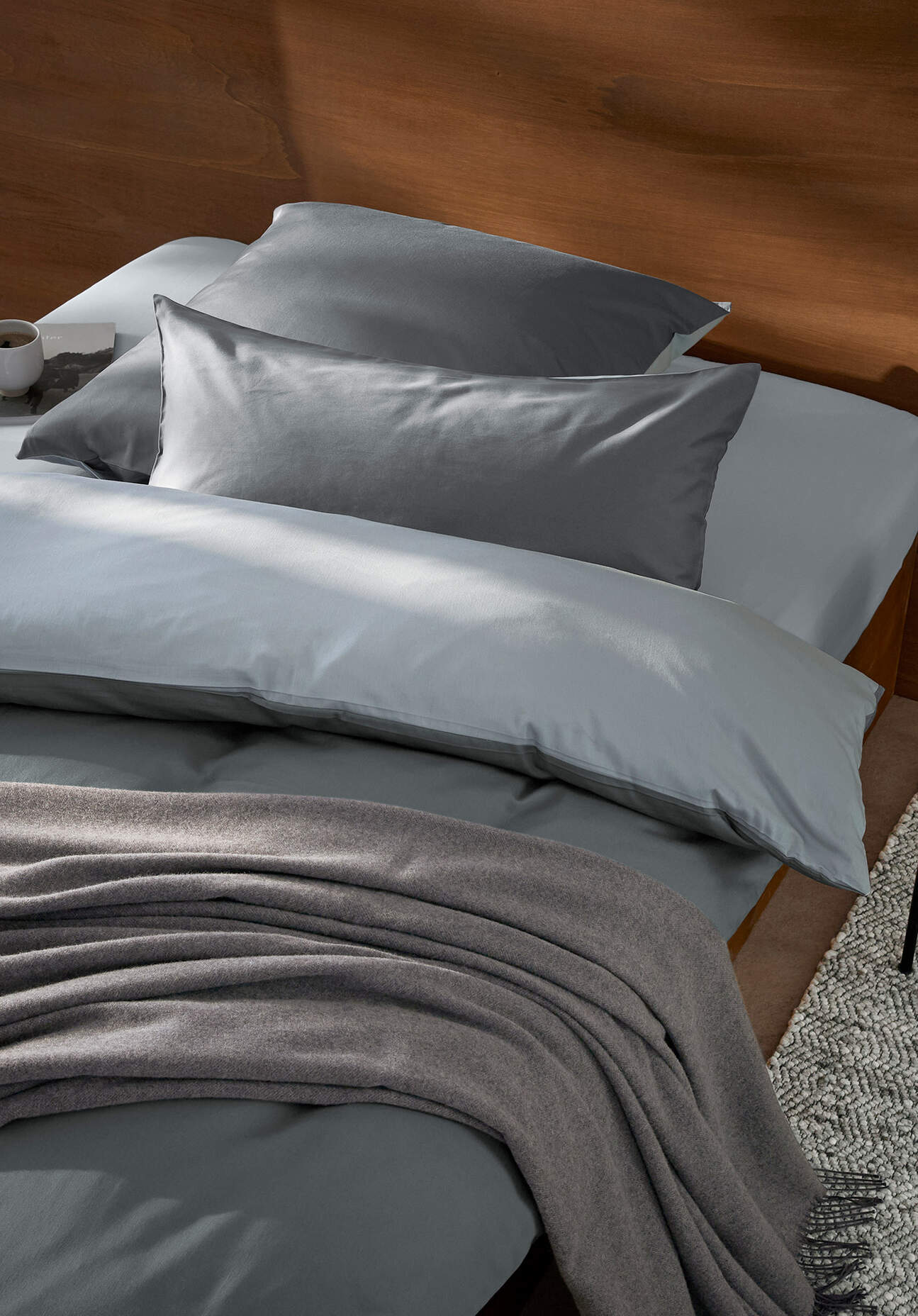 hessnatur Satin Wende Bettwäsche Set aus Bio-Baumwolle - grau - Größe 200x2 günstig online kaufen