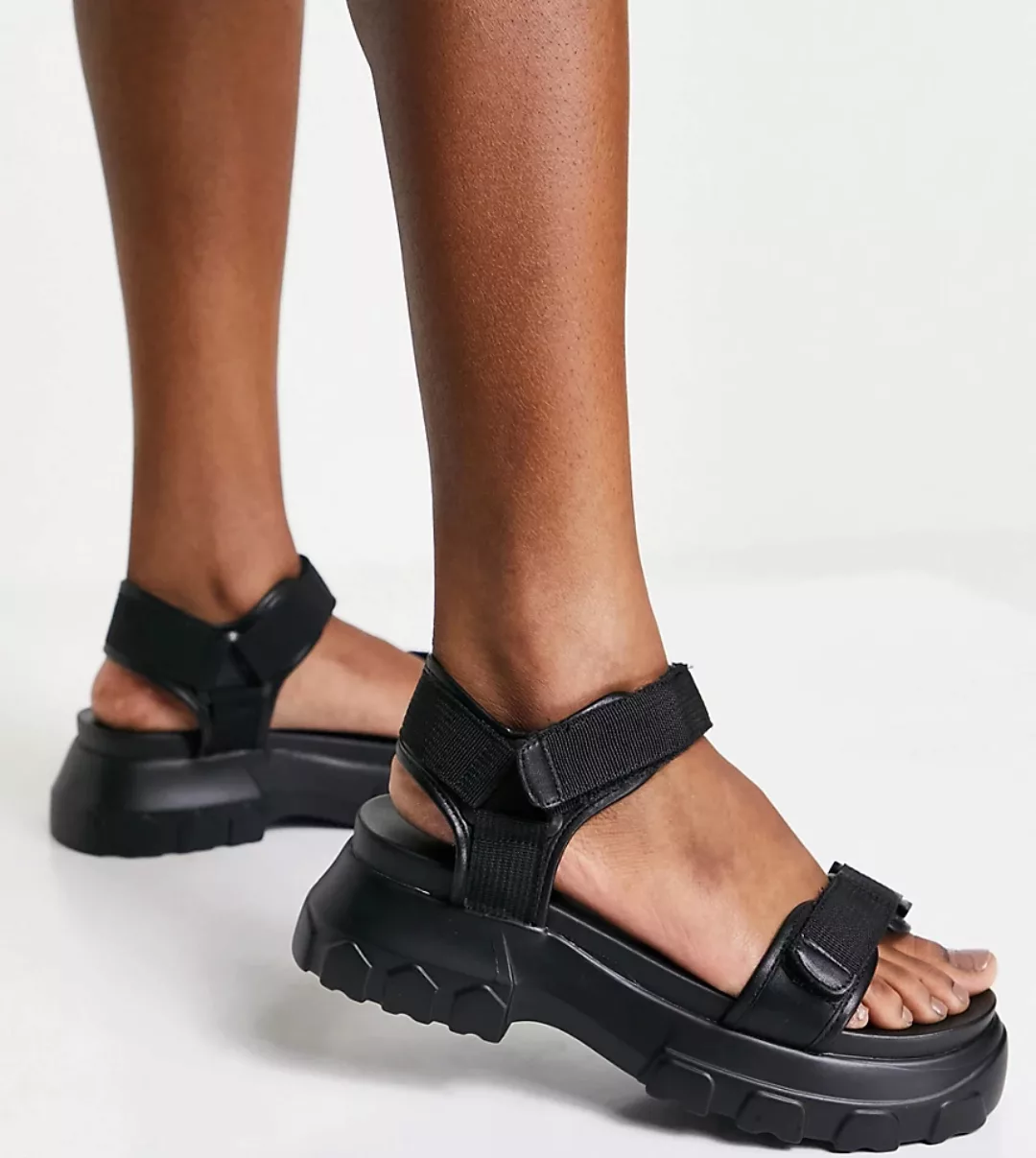 ASOS DESIGN Wide Fit – Fly By – Sportliche Sandalen mit dicker Sohle in Sch günstig online kaufen