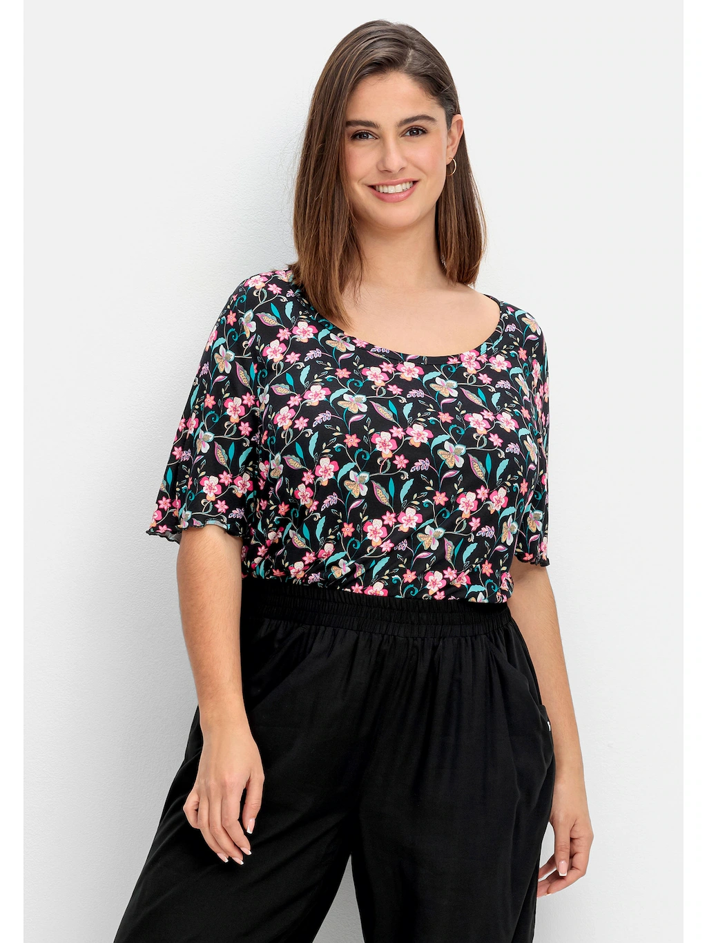 Sheego T-Shirt "Große Größen", mit Blumendruck und Cut-out im Rücken günstig online kaufen
