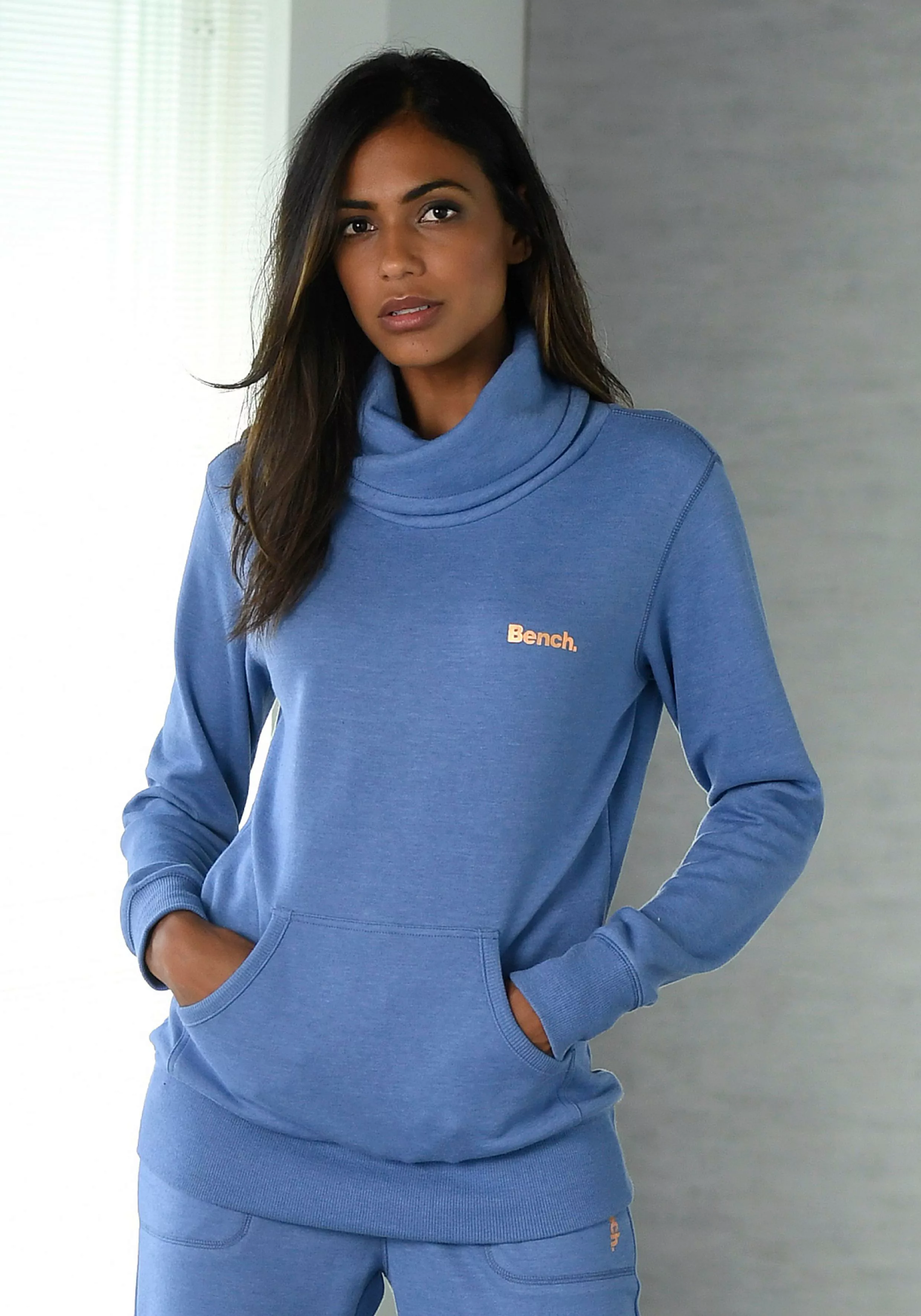 Bench. Loungewear Longsweatshirt mit Stehkragen in Layeroptik und Känguruta günstig online kaufen