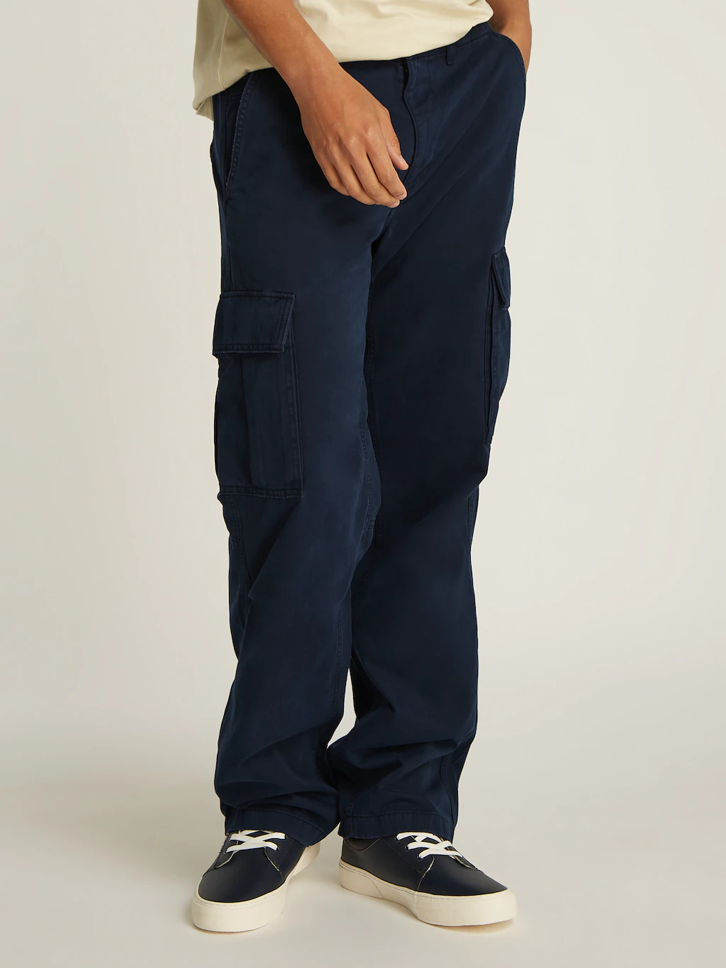 Tommy Jeans Cargohose TJM AUSTIN CARGO mit Logostickerei günstig online kaufen