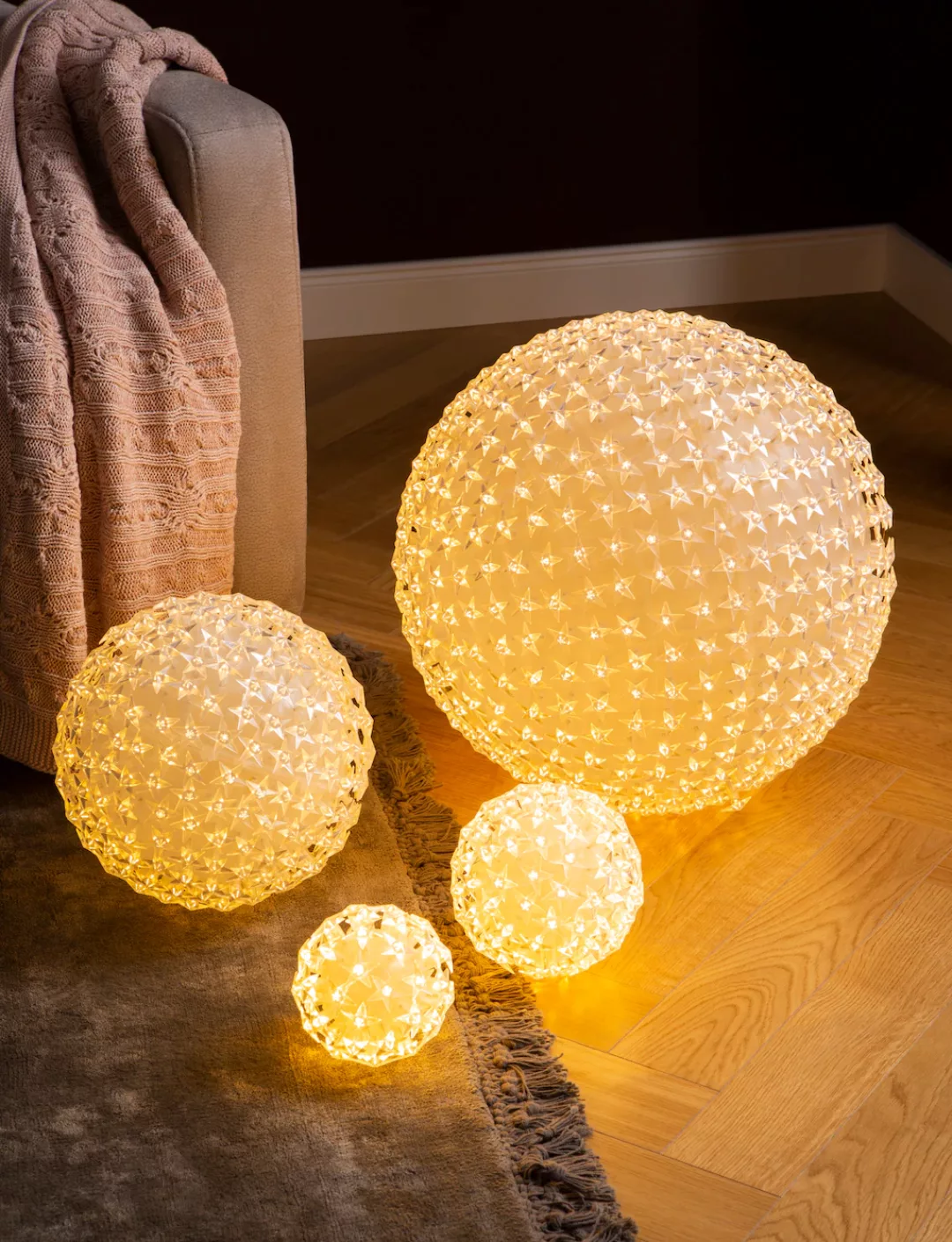 AM Design LED Dekolicht, LED Kugel mit Sternen, Weihnachtsdeko aussen günstig online kaufen
