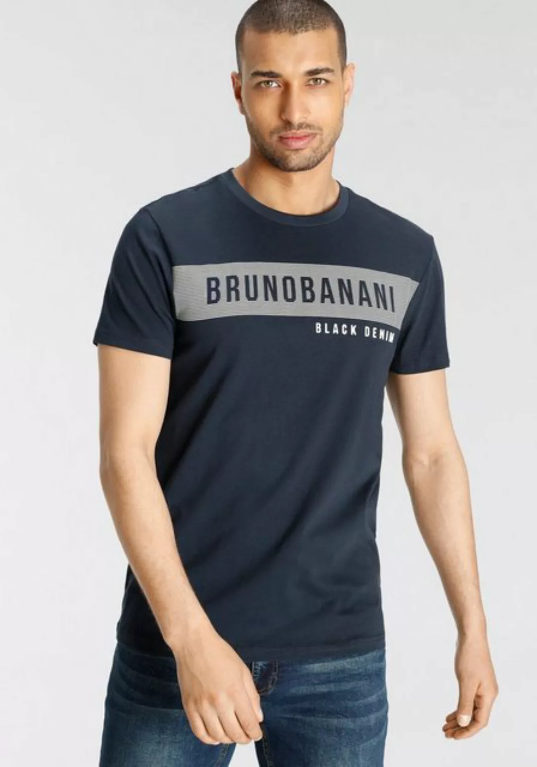 Bruno Banani T-Shirt, kurzärmelig, schmal geschnitten, Rundhalsausschnitt günstig online kaufen