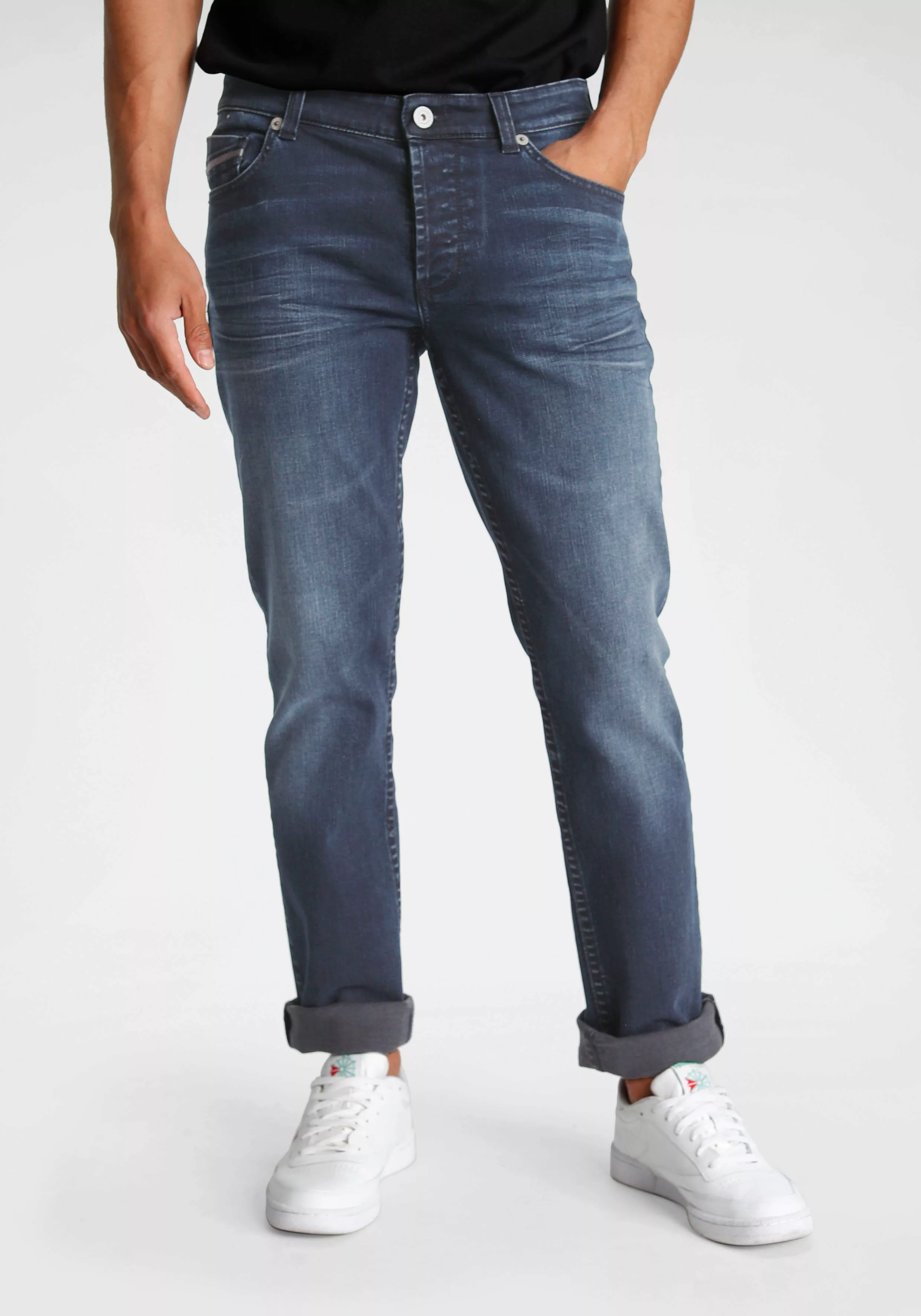 Bruno Banani Straight-Jeans "Dylan", gerade Beinform, Used-Waschung, niedri günstig online kaufen