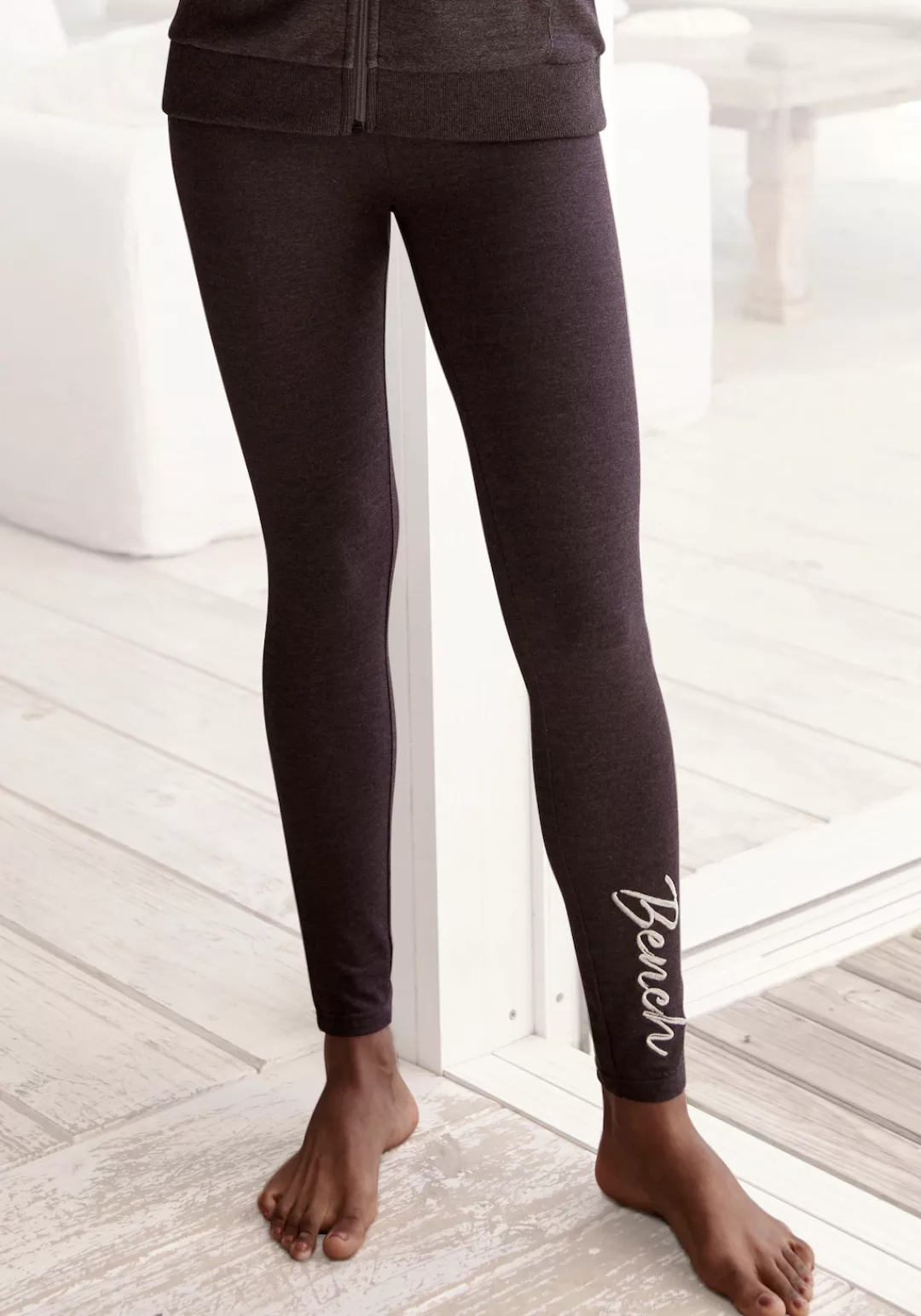 Bench. Loungewear Leggings -Loungehose mit glänzender Logostickerei, Lounge günstig online kaufen