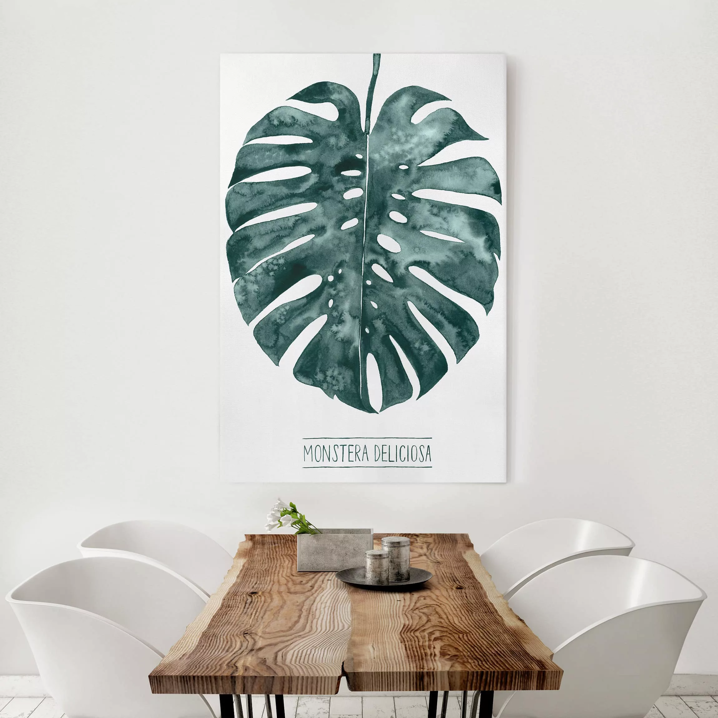 Leinwandbild Botanik - Hochformat Smaragdgrüne Monstera Deliciosa günstig online kaufen