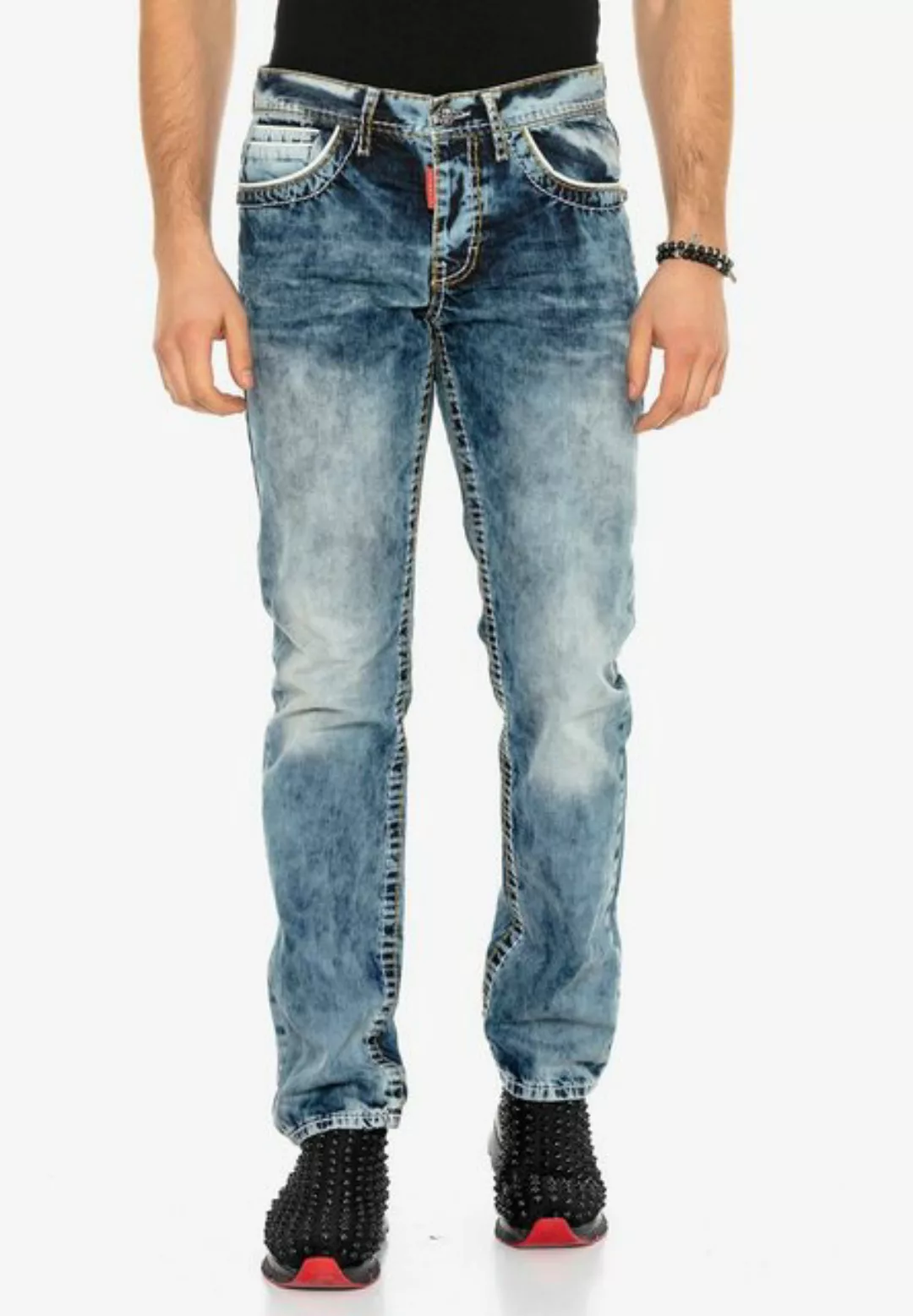 Cipo & Baxx Bequeme Jeans, mit Kontrastnähten in Straight Fit günstig online kaufen