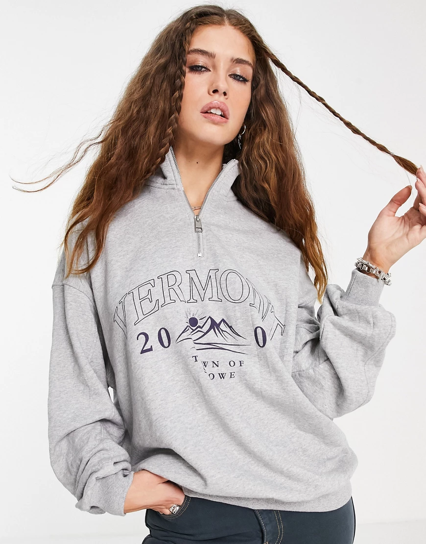 Bershka – Oversize-Sweatshirt in Grau mit Vermont-Grafik und kurzem Reißver günstig online kaufen
