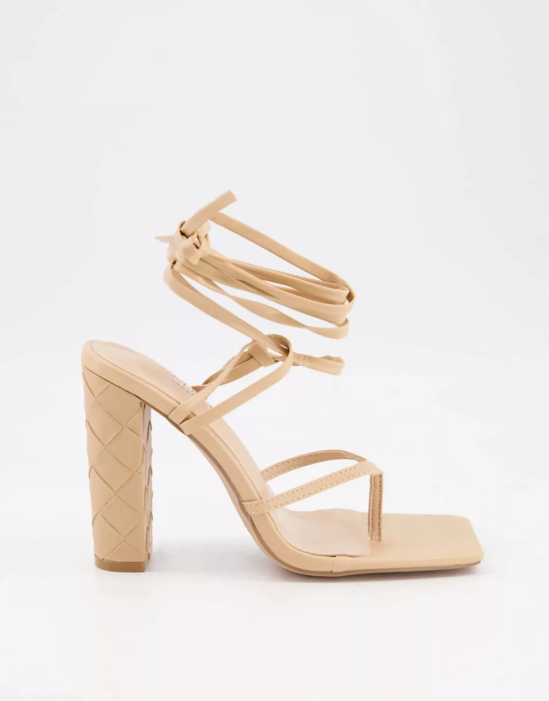 Simmi London – Heera – Sandalen in Beige mit Blockabsatz im Webdesign-Neutr günstig online kaufen