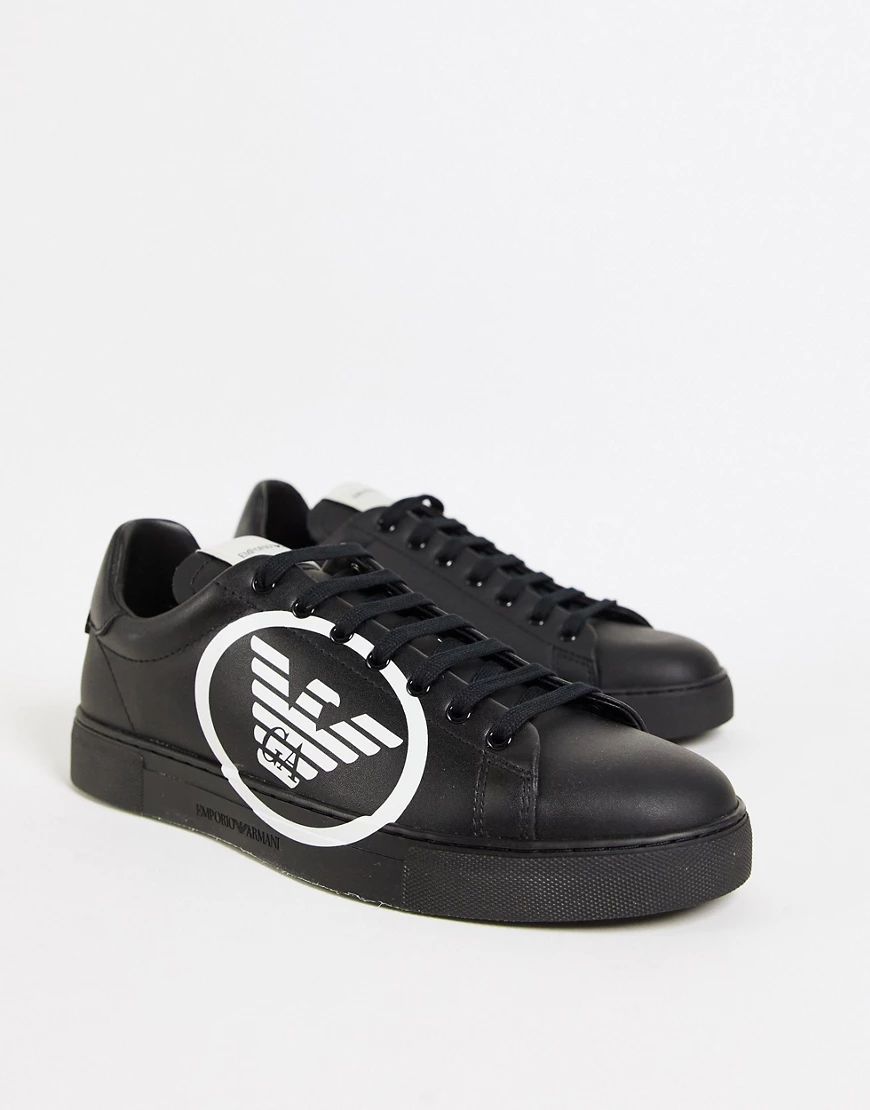 Emporio Armani – Ledersneaker in Schwarz mit großem Logo günstig online kaufen