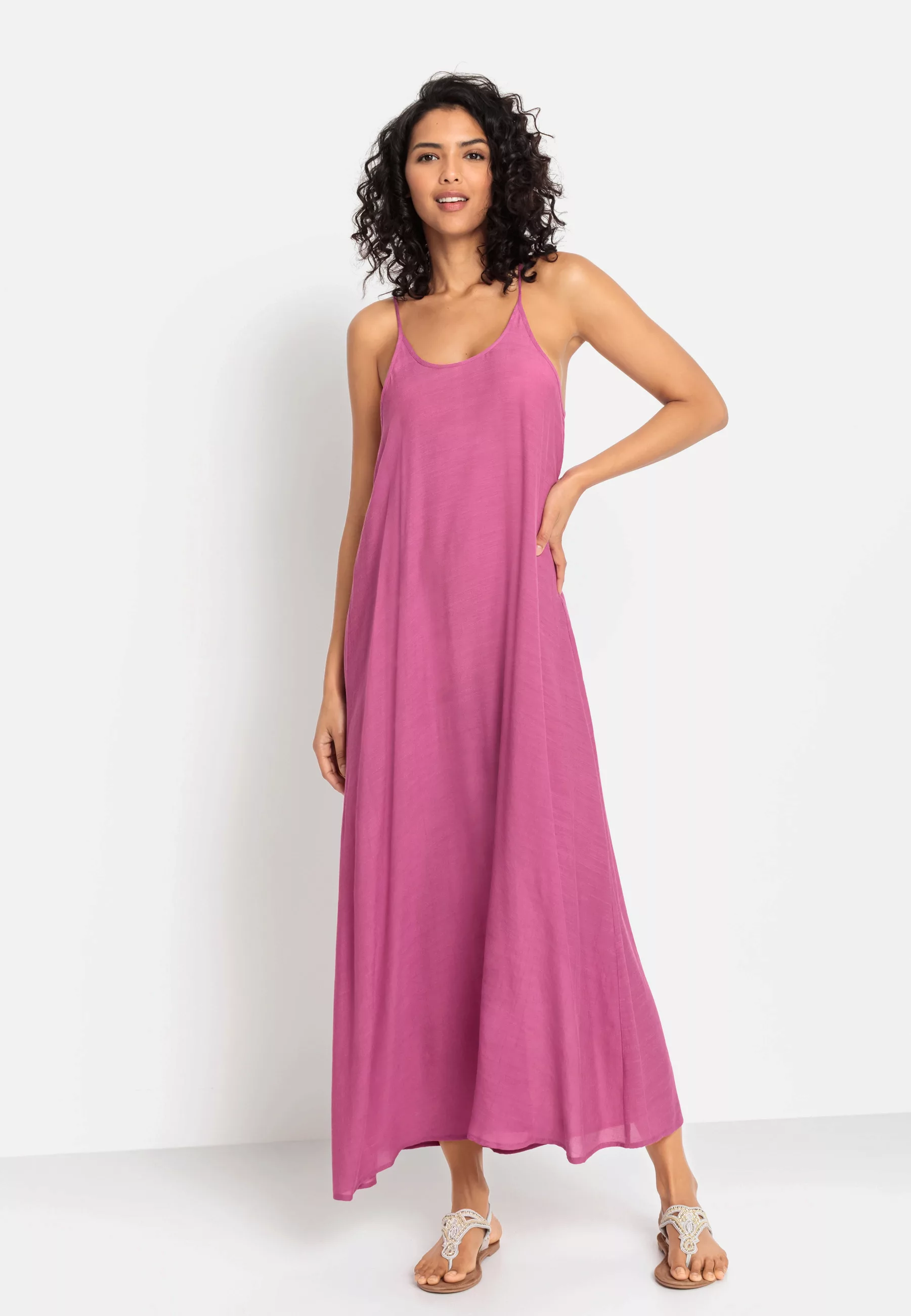 Buffalo Maxikleid, mit rundem Ausschnitt, luftiges Sommerkleid, Strandkleid günstig online kaufen