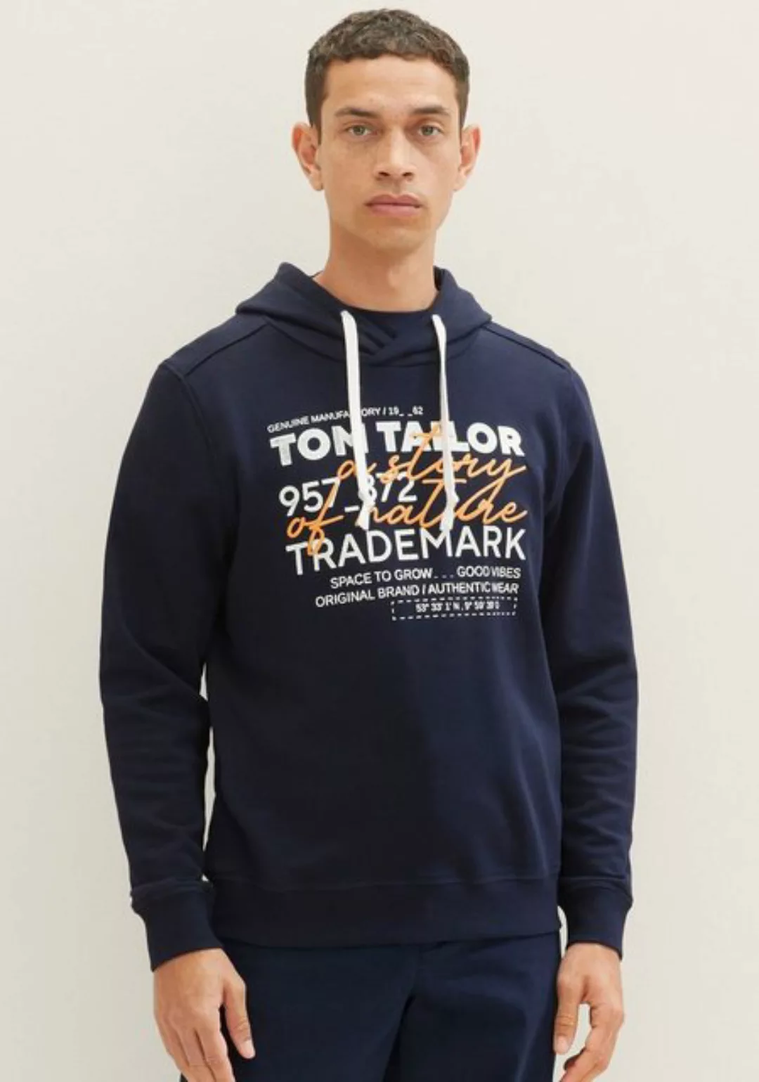 TOM TAILOR Kapuzensweatshirt mit lässigem Frontprint + Stickerei günstig online kaufen