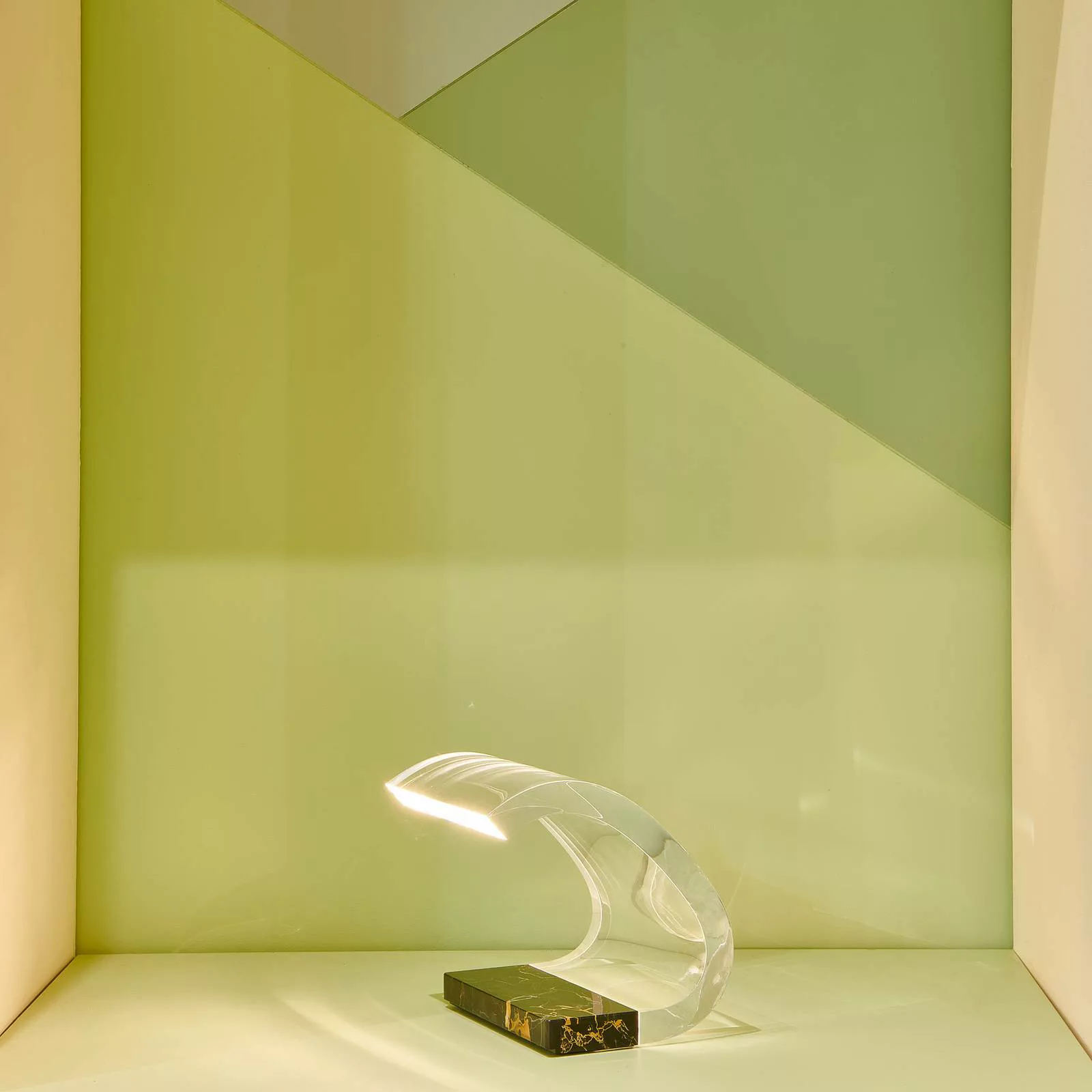 Oluce Acrilica LED-Tischleuchte günstig online kaufen