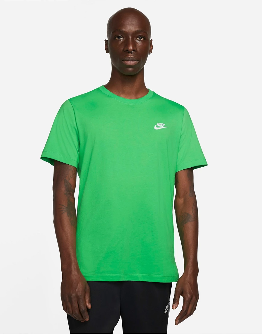 Nike Club – Grünes T-Shirt günstig online kaufen