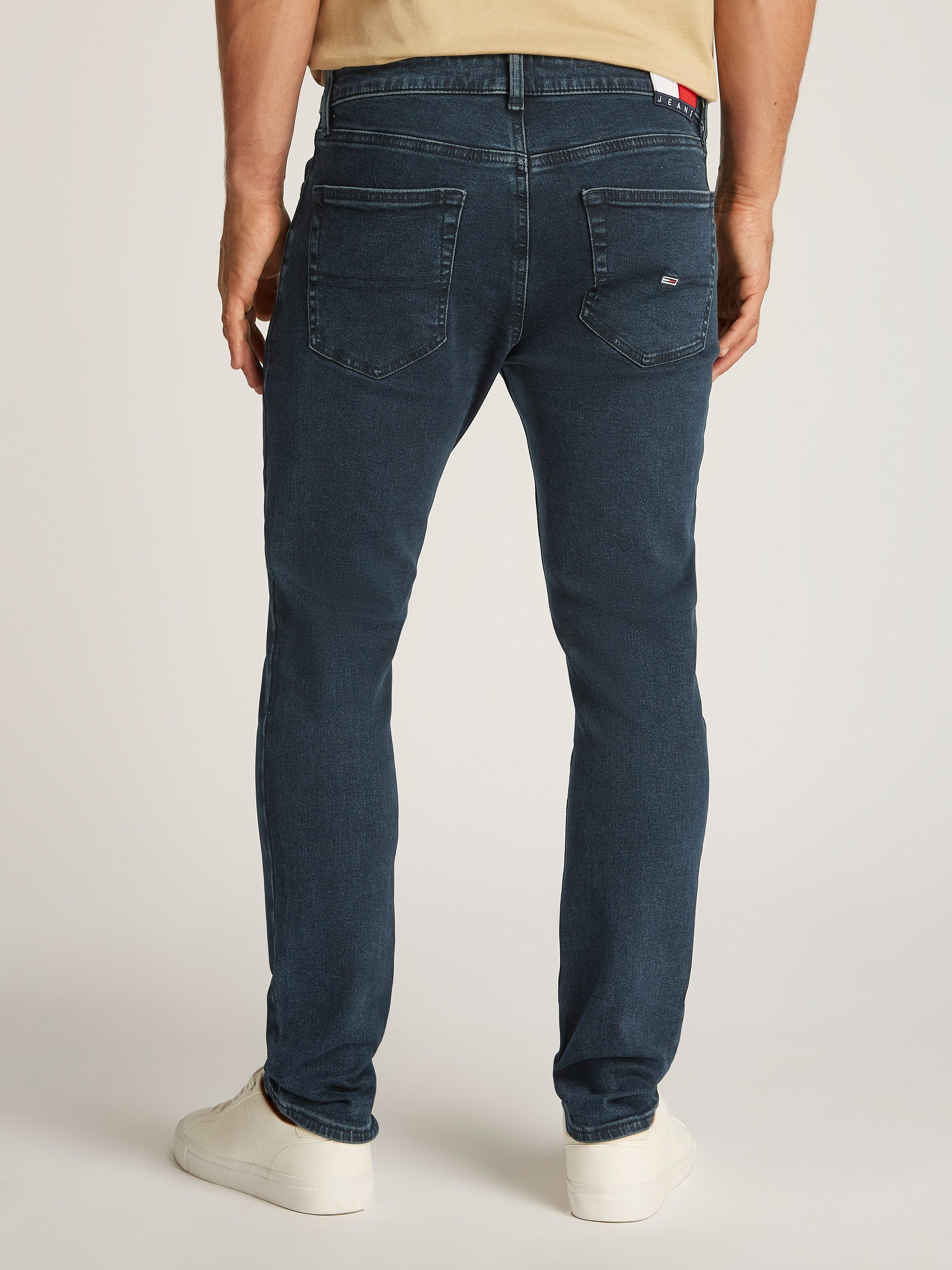 Tommy Jeans Tapered-fit-Jeans "Austim Slim Tapered", mit Logostickereien günstig online kaufen