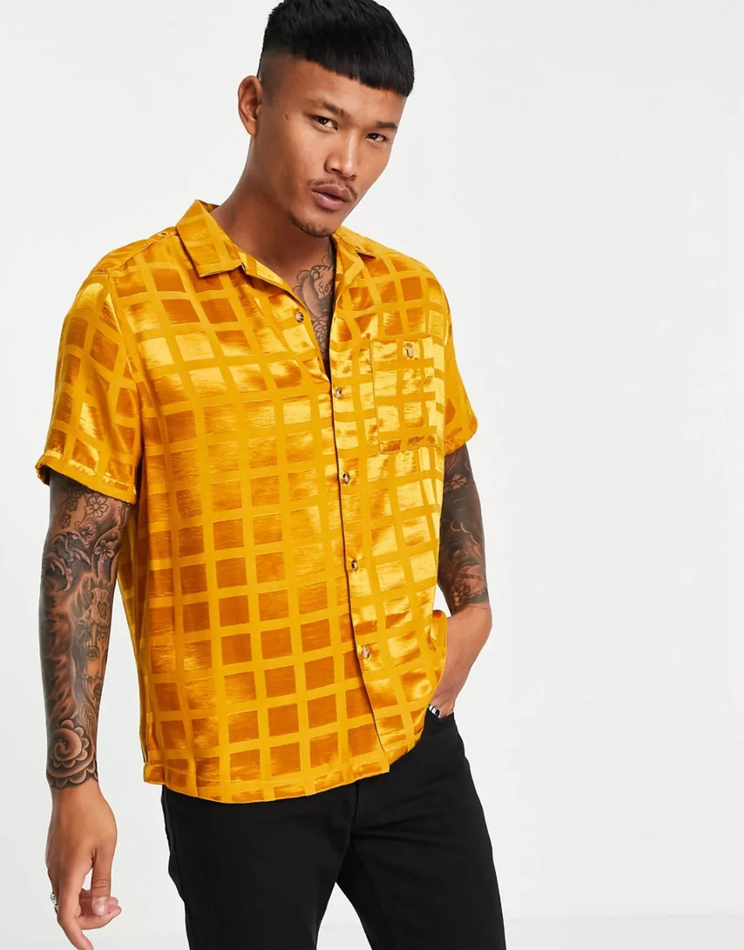 ASOS DESIGN – Locker geschnittenes Jacquard-Hemd aus Satin in Orange karier günstig online kaufen