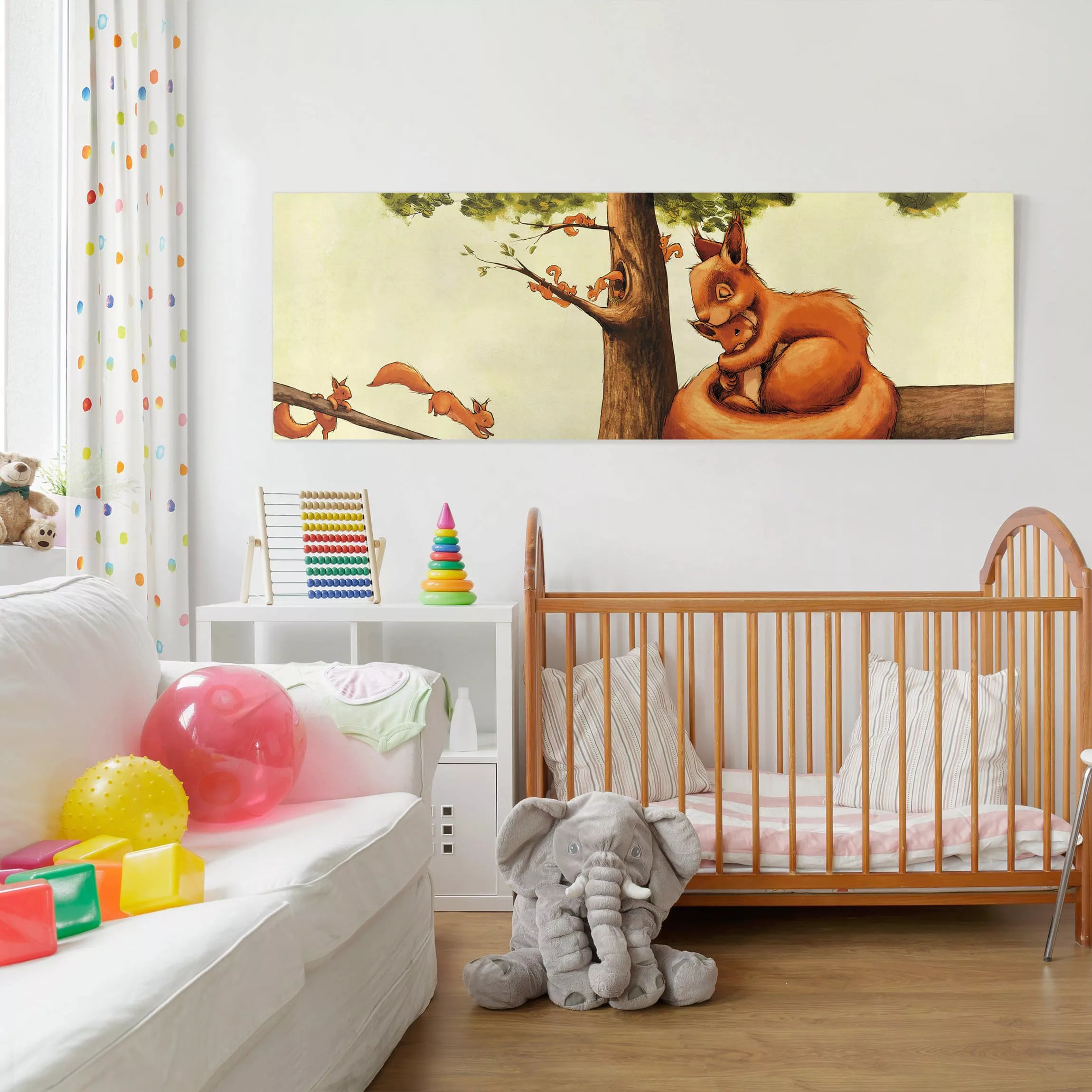 Leinwandbild Kinderzimmer - Panorama Jacoby und Stuart - Einhörnchen Mama günstig online kaufen