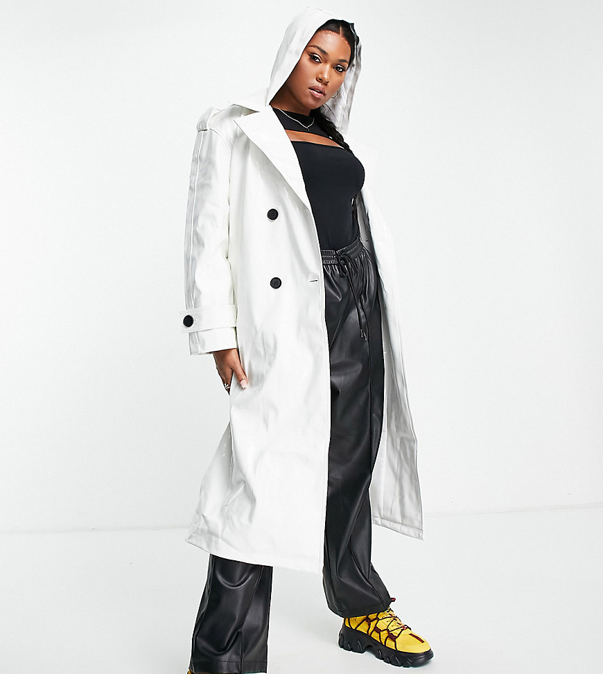 ASOS DESIGN Curve – Trenchcoat aus glänzendem Lackmaterial in Cremeweiß mit günstig online kaufen