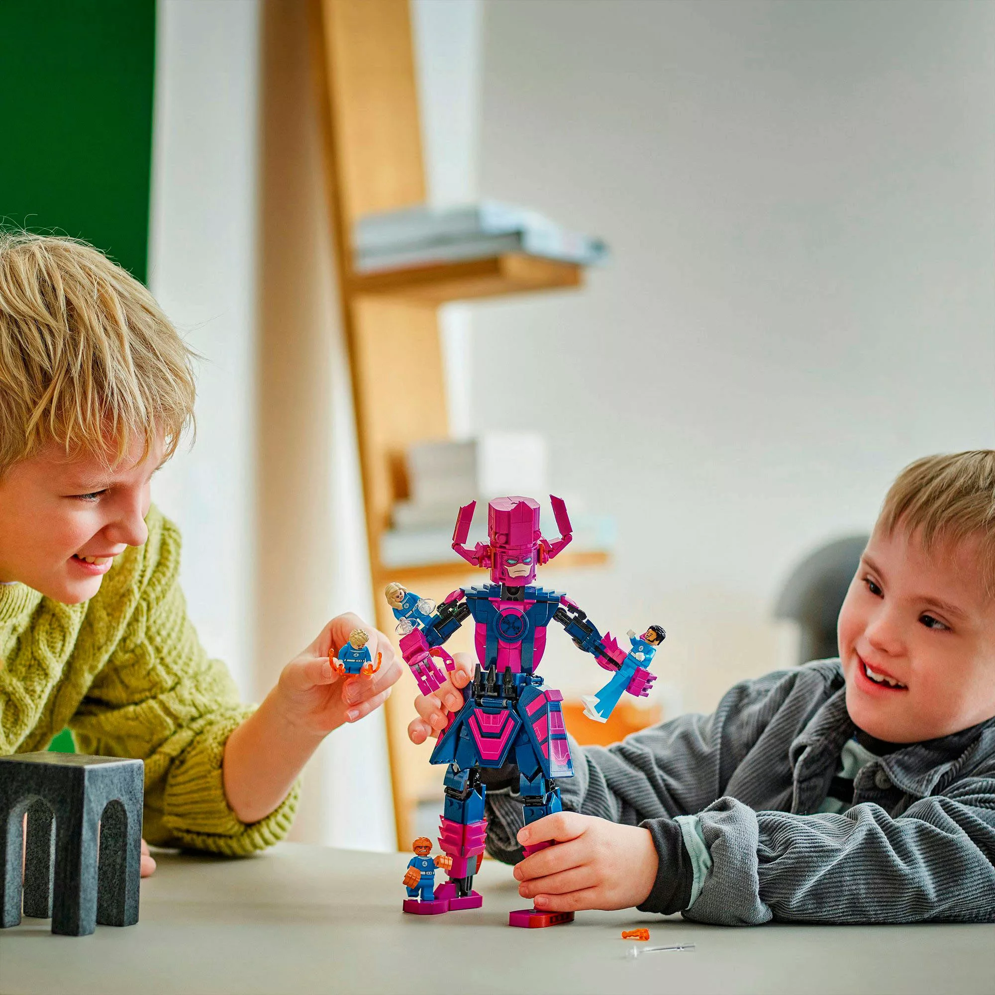 LEGO® Fantastic Four vs. Galactus Baufigur günstig online kaufen