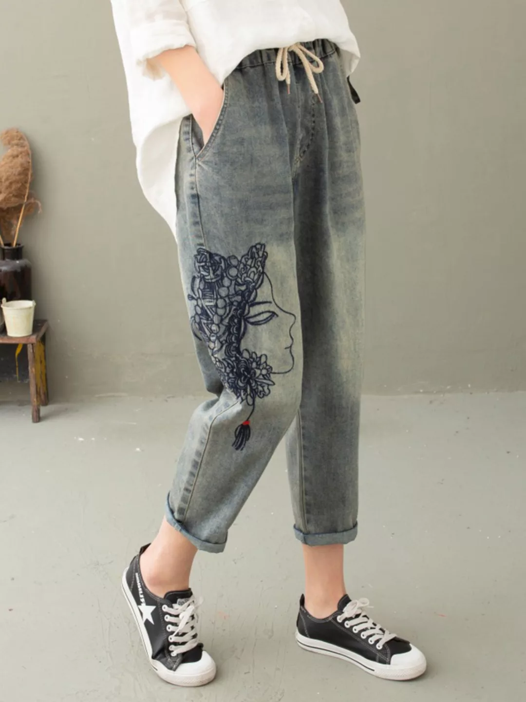 Cartoon Face Stickerei Kordelzug Vintage Jeans für Damen günstig online kaufen