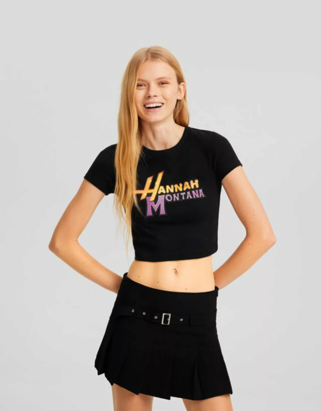 Bershka Kurzärmeliges Cropped-Shirt Hannah Montana Mit Print Damen M Schwar günstig online kaufen