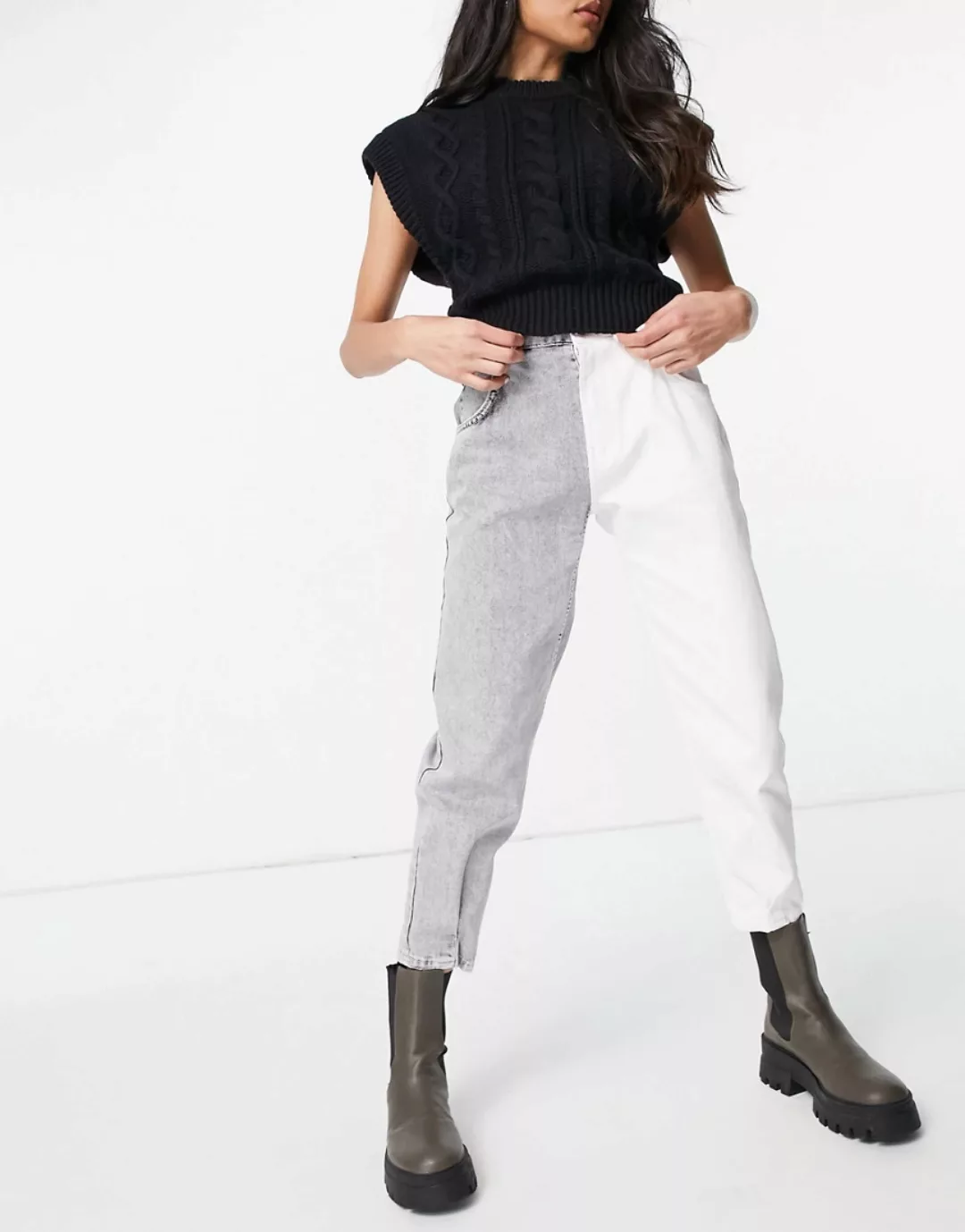 Bershka – Lässige, zweifarbige Jeans im Kontrastdesign in Grau und Weiß-Meh günstig online kaufen