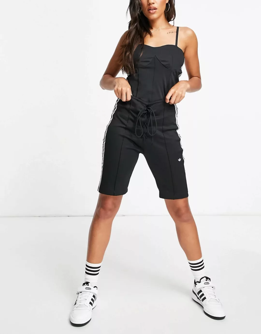 adidas Originals – Legging-Shorts in Schwarz mit Korsett-Taille und den dre günstig online kaufen