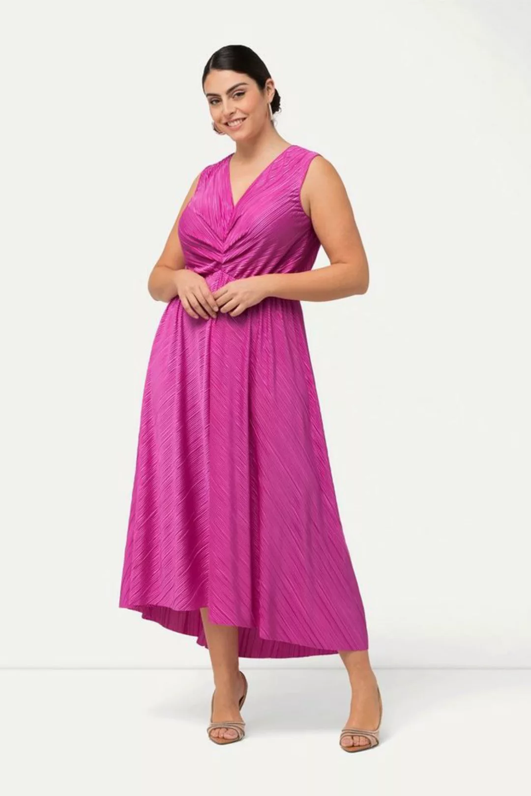 Ulla Popken Sommerkleid Plissee-Maxikleid drapiert V-Ausschnitt ärmellos günstig online kaufen