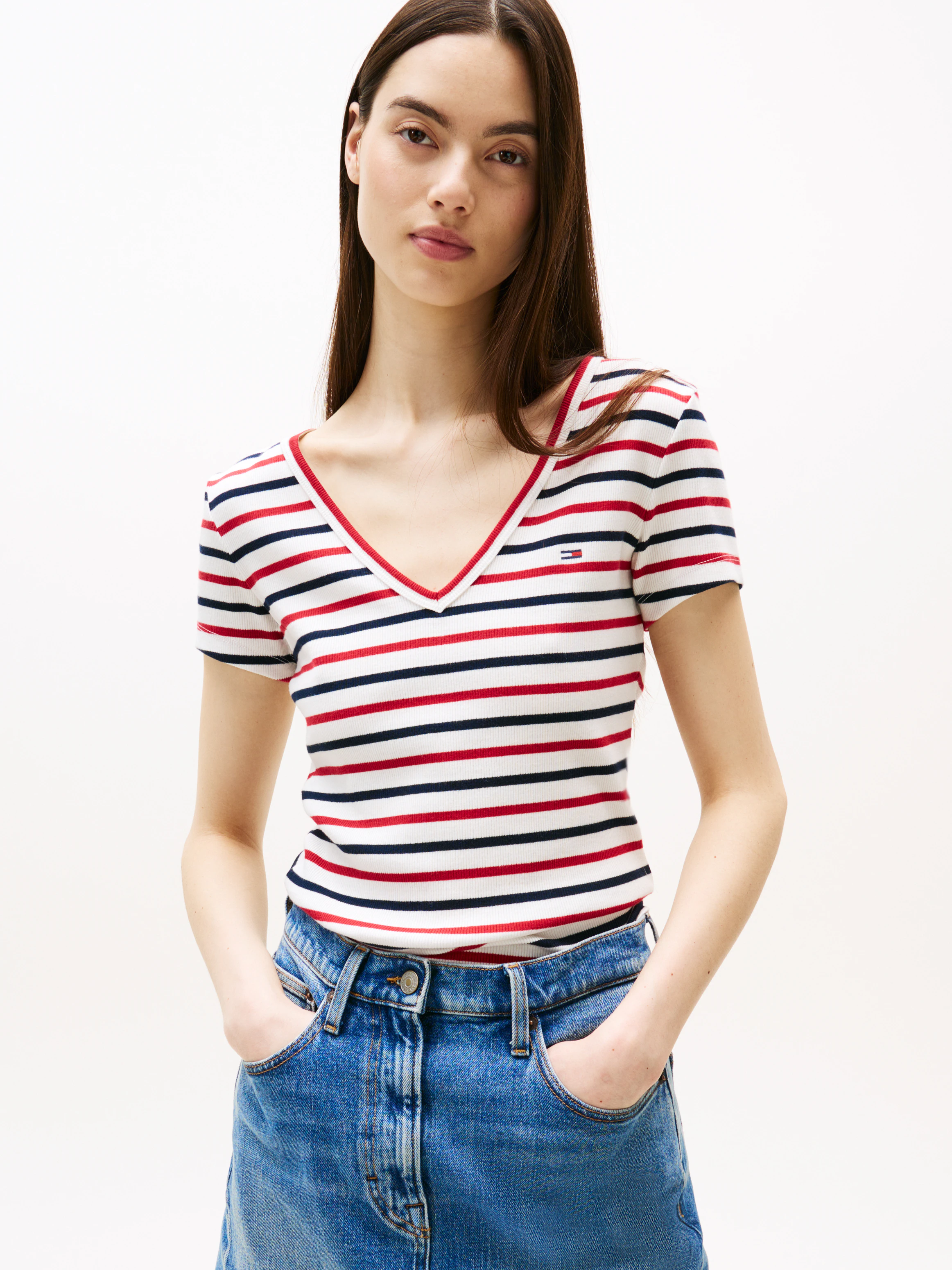 Tommy Jeans Kurzarmshirt "TJW SLIM ESSENTIAL RIB V SS", mit gerippter Struk günstig online kaufen