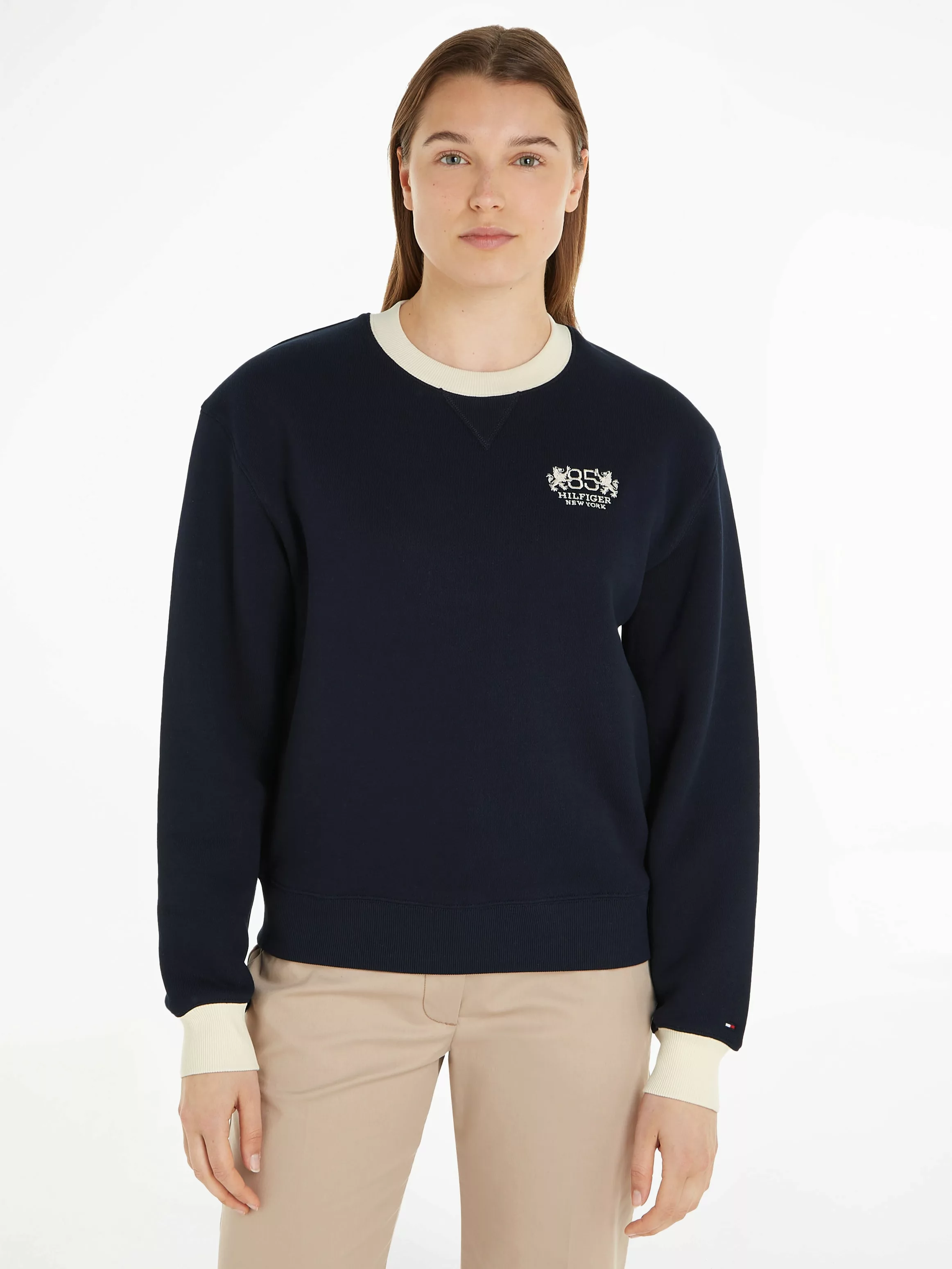 Tommy Hilfiger Sweatshirt REG C-NK CREST 85 SWEATSHIRT mit Logostickerei günstig online kaufen