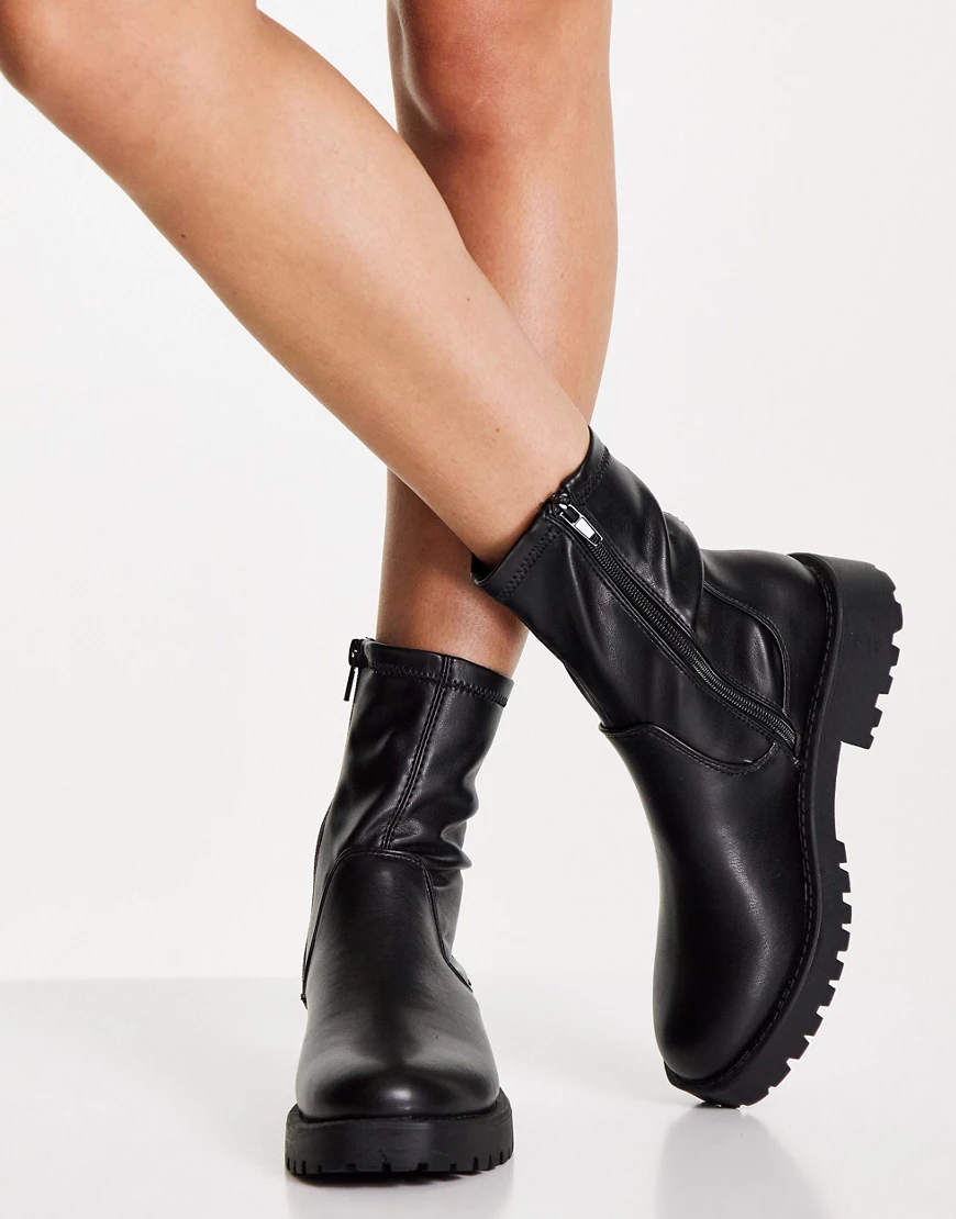 New Look – Robuste, flache Ankle-Boots in Schwarz mit hohem Schaft günstig online kaufen