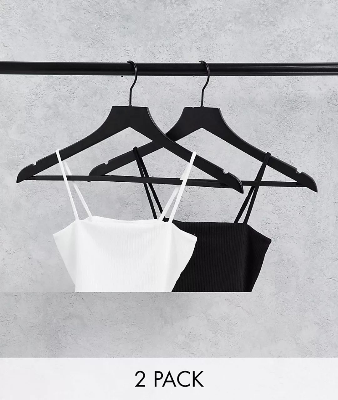 Monki – Alissa – Recycled – Kurz geschnittene Camisole in Schwarz und Weiß günstig online kaufen