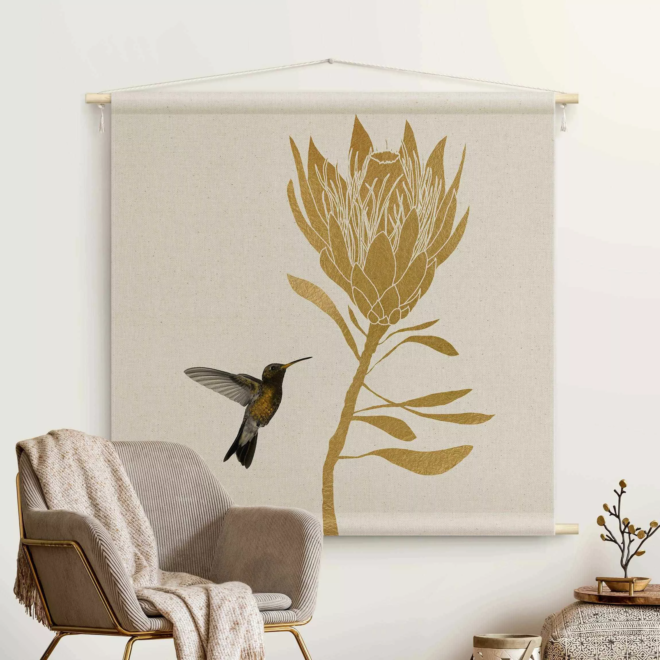 Wandteppich Kolibri und tropische goldene Blüte günstig online kaufen