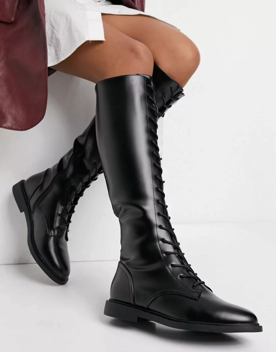 ASOS DESIGN – Cassie – Kniehoher Stiefel mit Schnürung in Schwarz günstig online kaufen