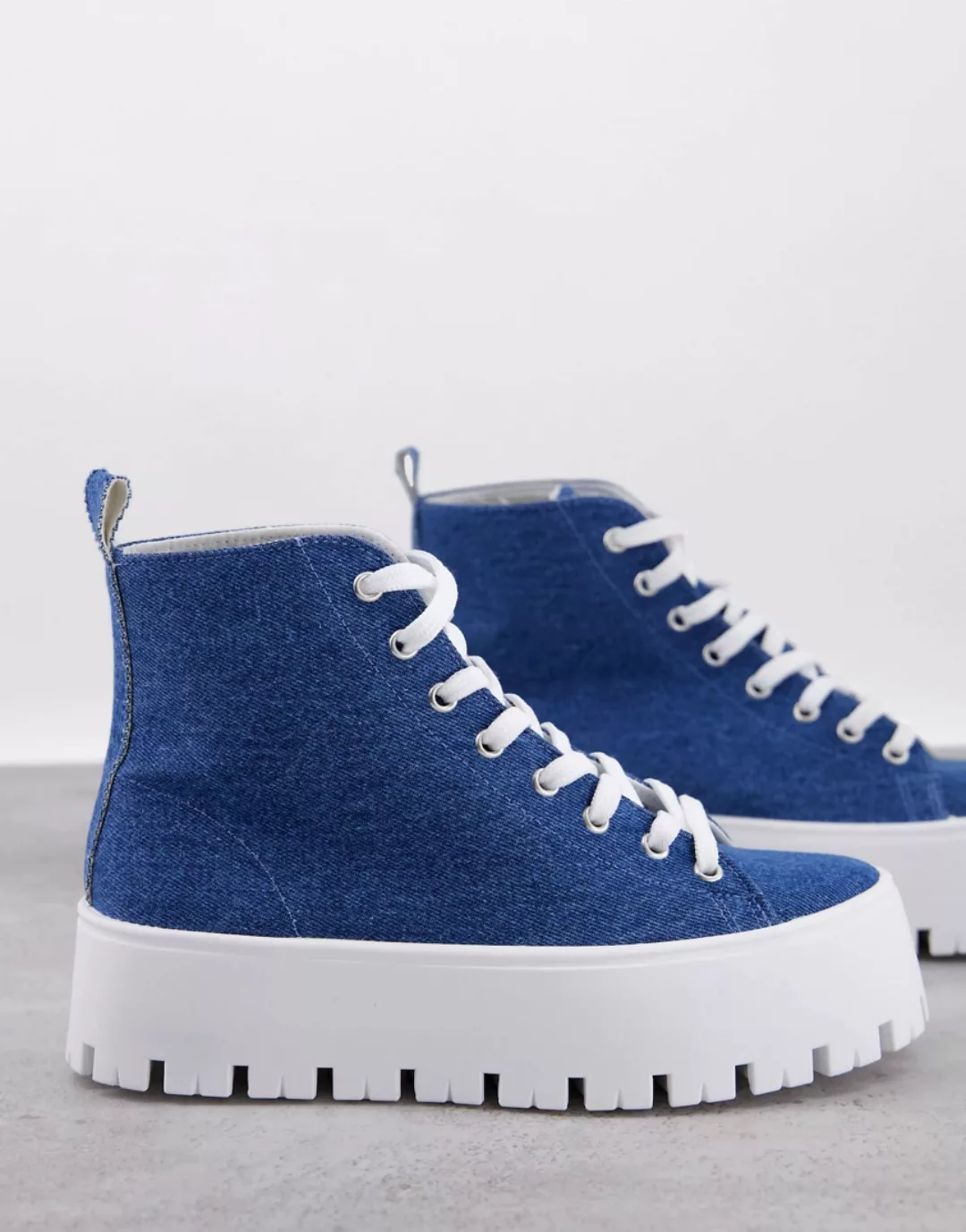 ASOS DESIGN – Detra – Knöchelhohe Sneaker in Jeansblau mit dicker Sohle günstig online kaufen
