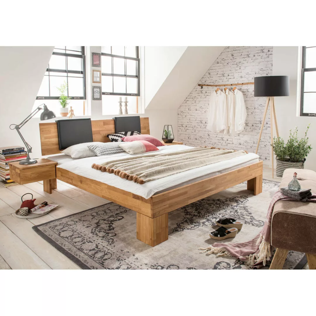 Massivholz Bettgestell 180x200 cm mit Rückenkissen inkl. Schwebe-Nachttisch günstig online kaufen
