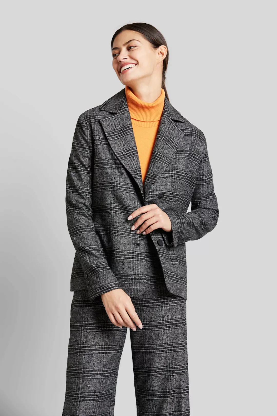 bugatti Kurzblazer, mit viel Bewegungsfreiheit günstig online kaufen