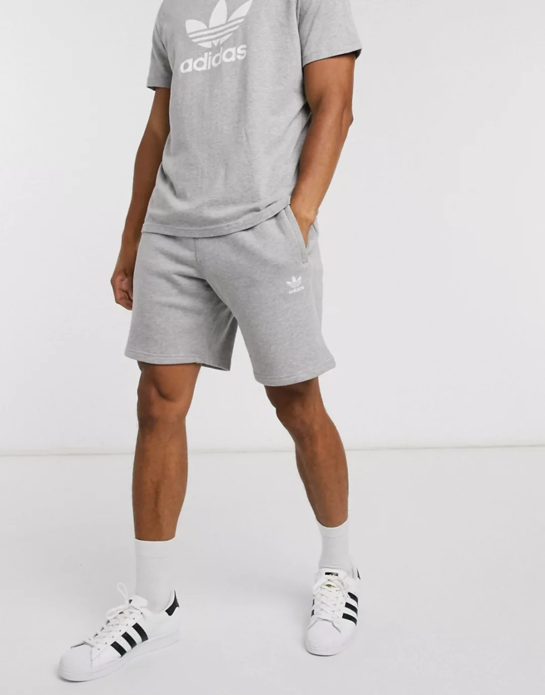 adidas Originals – Essentials – Graue Shorts günstig online kaufen