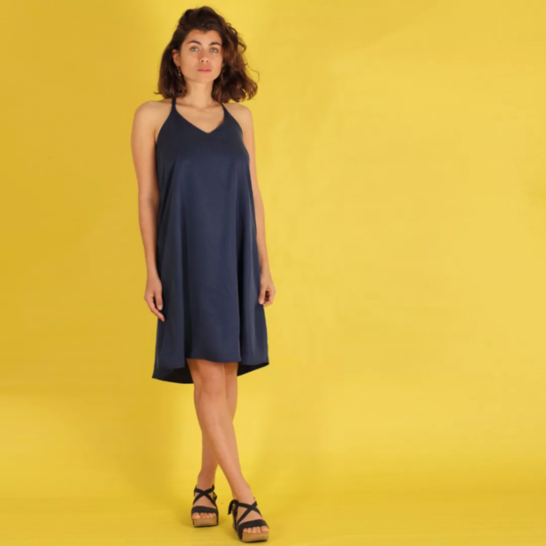 Knielanges Tencel Trägerkleid "Tamira" In Blau Mit Rückenausschnitt günstig online kaufen