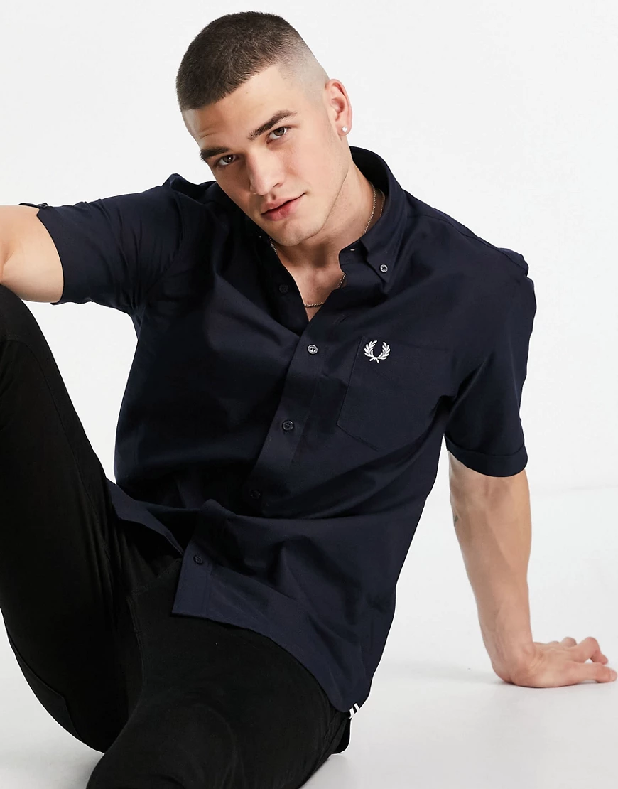 Fred Perry – Marineblaues Oxfordhemd mit kurzen Ärmeln günstig online kaufen