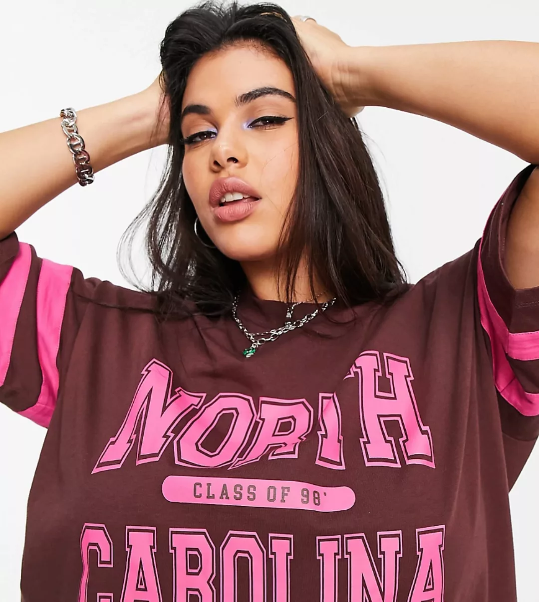 ASOS DESIGN Curve – Oversize-T-Shirt in Schokoladenbraun mit „North Carolin günstig online kaufen