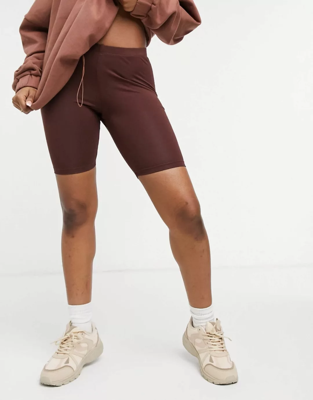 ASOS DESIGN Hourglass – Schlichte Legging-Shorts in Schokolade-Braun günstig online kaufen