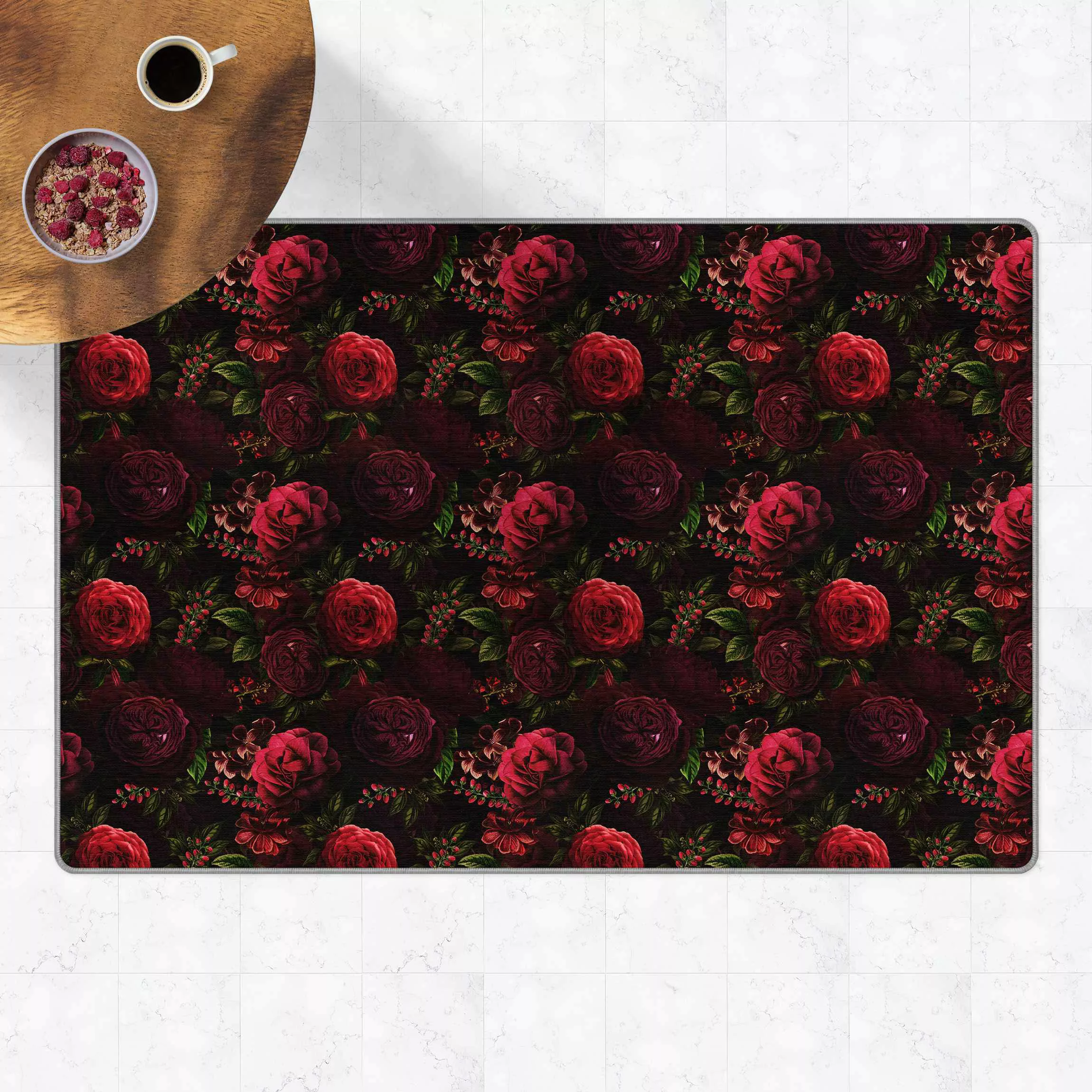 Teppich Rote Rosen vor Schwarz günstig online kaufen