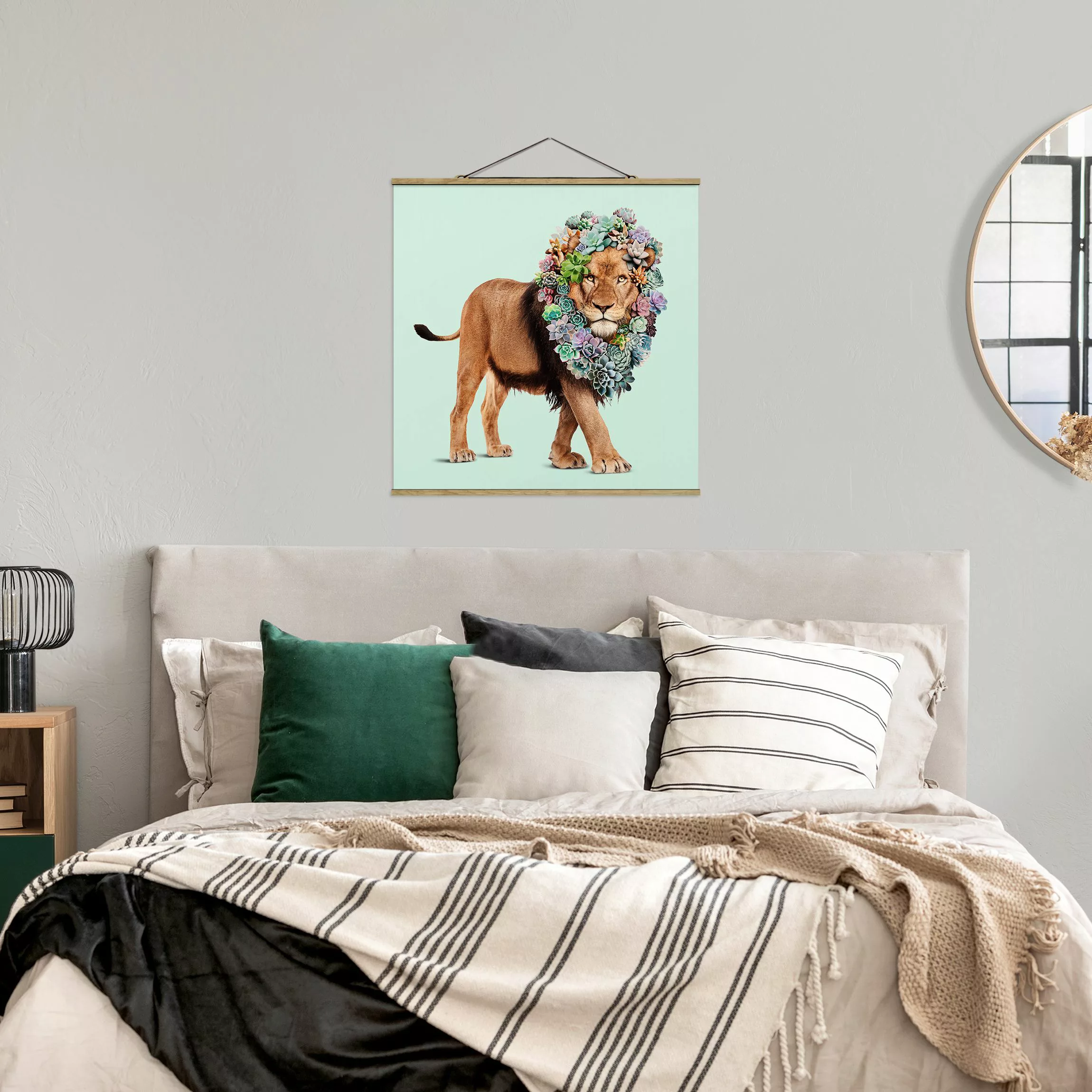 Stoffbild Blumen mit Posterleisten - Quadrat Löwe mit Sukkulenten günstig online kaufen