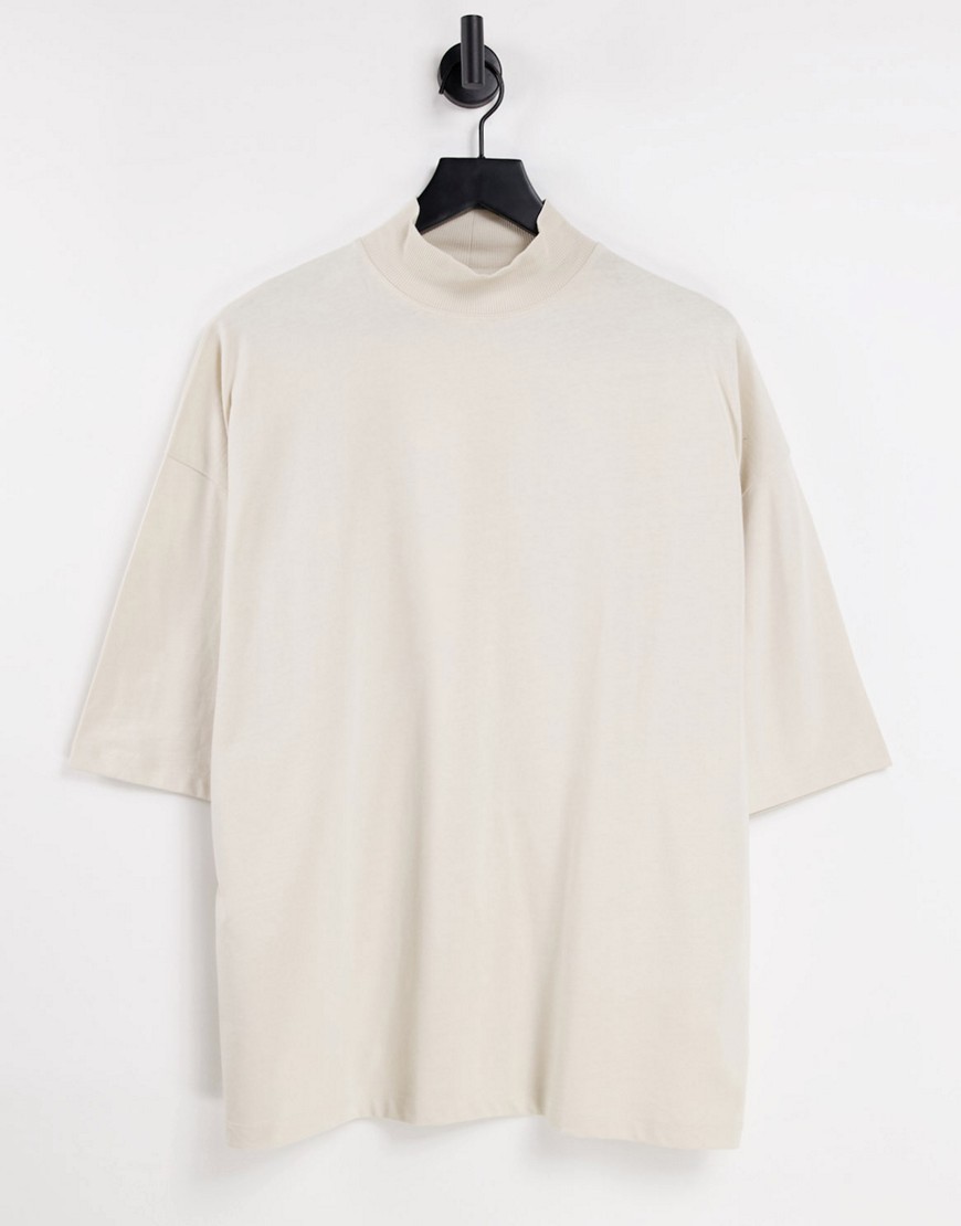 ASOS DESIGN – Oversize-T-Shirt in Beige mit halblangen Ärmeln und Stehkrage günstig online kaufen